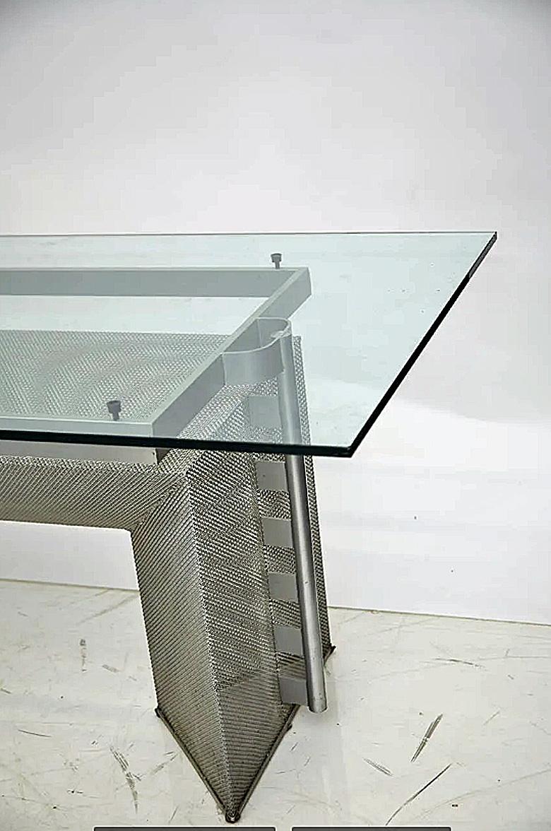 Large Design Desk in Steel and Glass, circa 1970-1980 In Good Condition For Sale In Saint-Ouen, FR