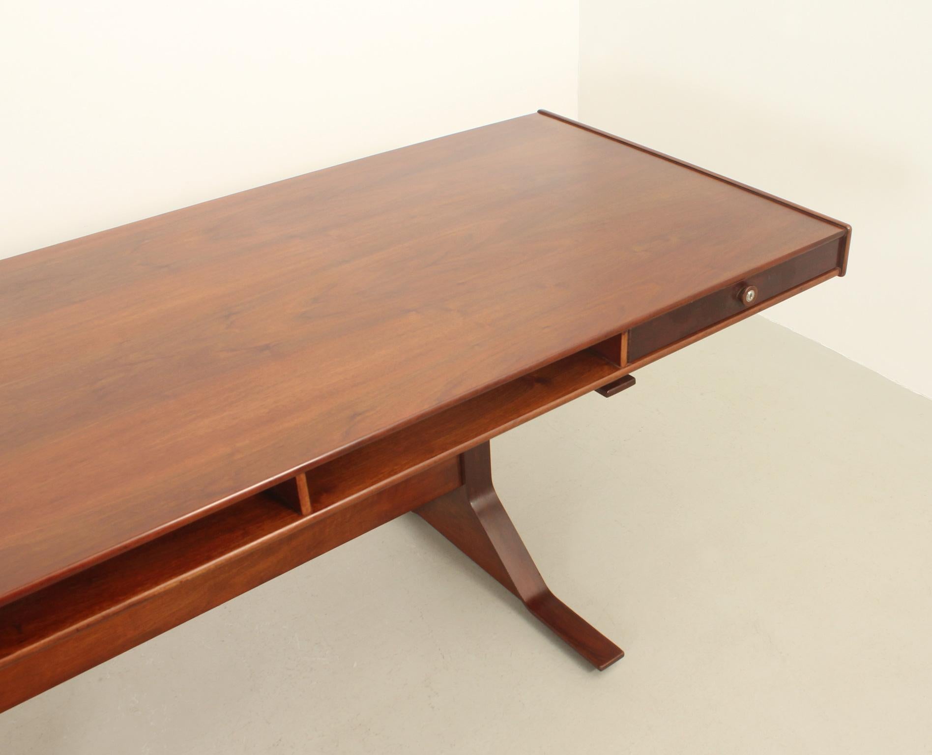 Large Desk by Gianfranco Frattini for Bernini, Italy, 1956 For Sale 2