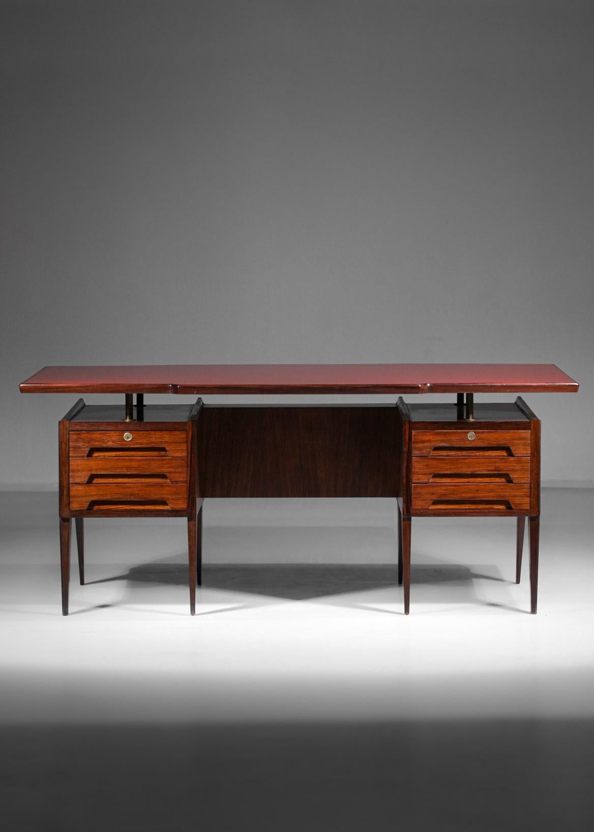 Large Desk by Italian Designer Vittorio Dassi in Wood and Glass, E447 In Good Condition In Lyon, FR