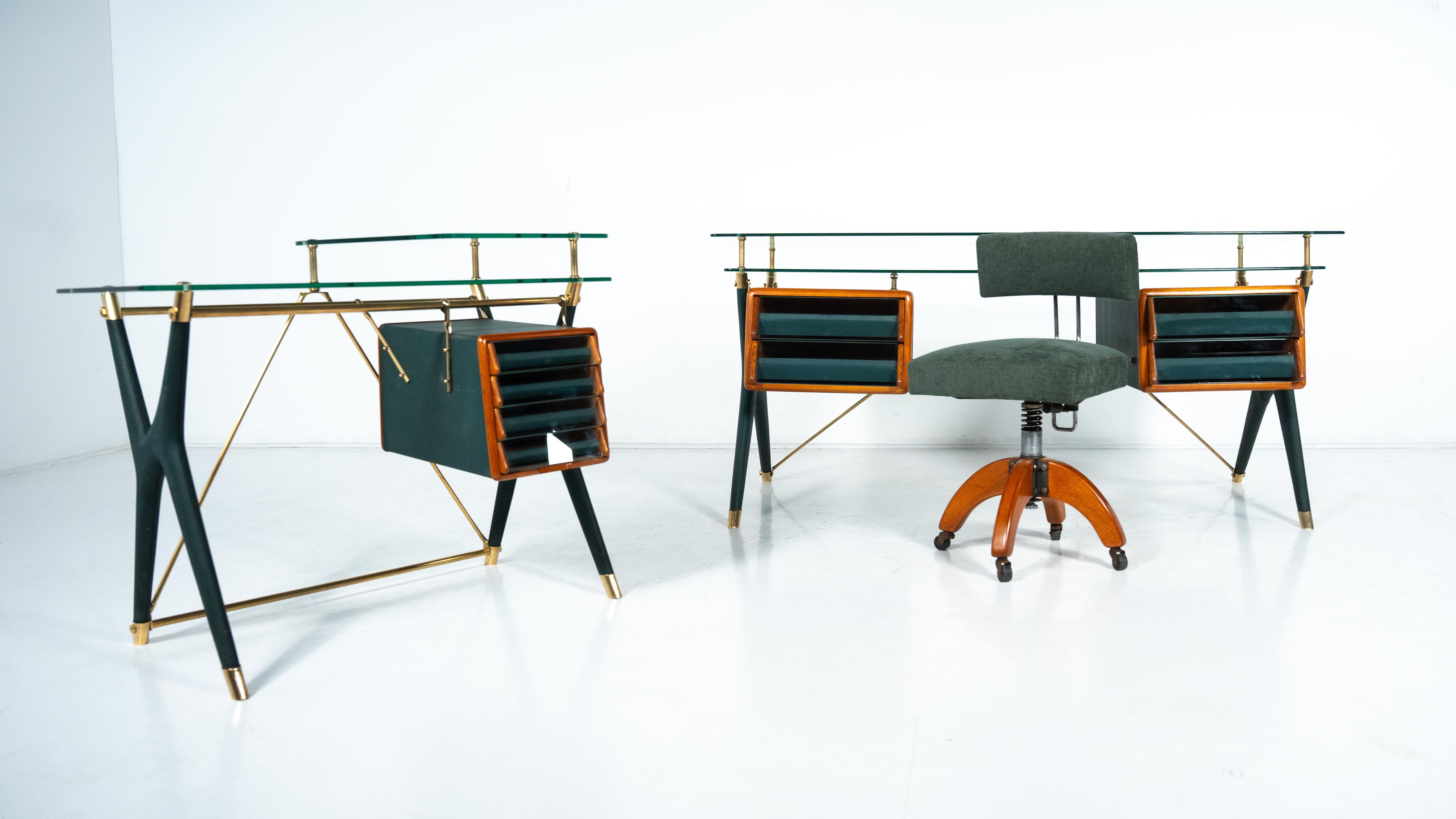 Escritorio grande de Silvio Berrone del edificio Bialetti, Omegna, Italia, 1955 en venta 6