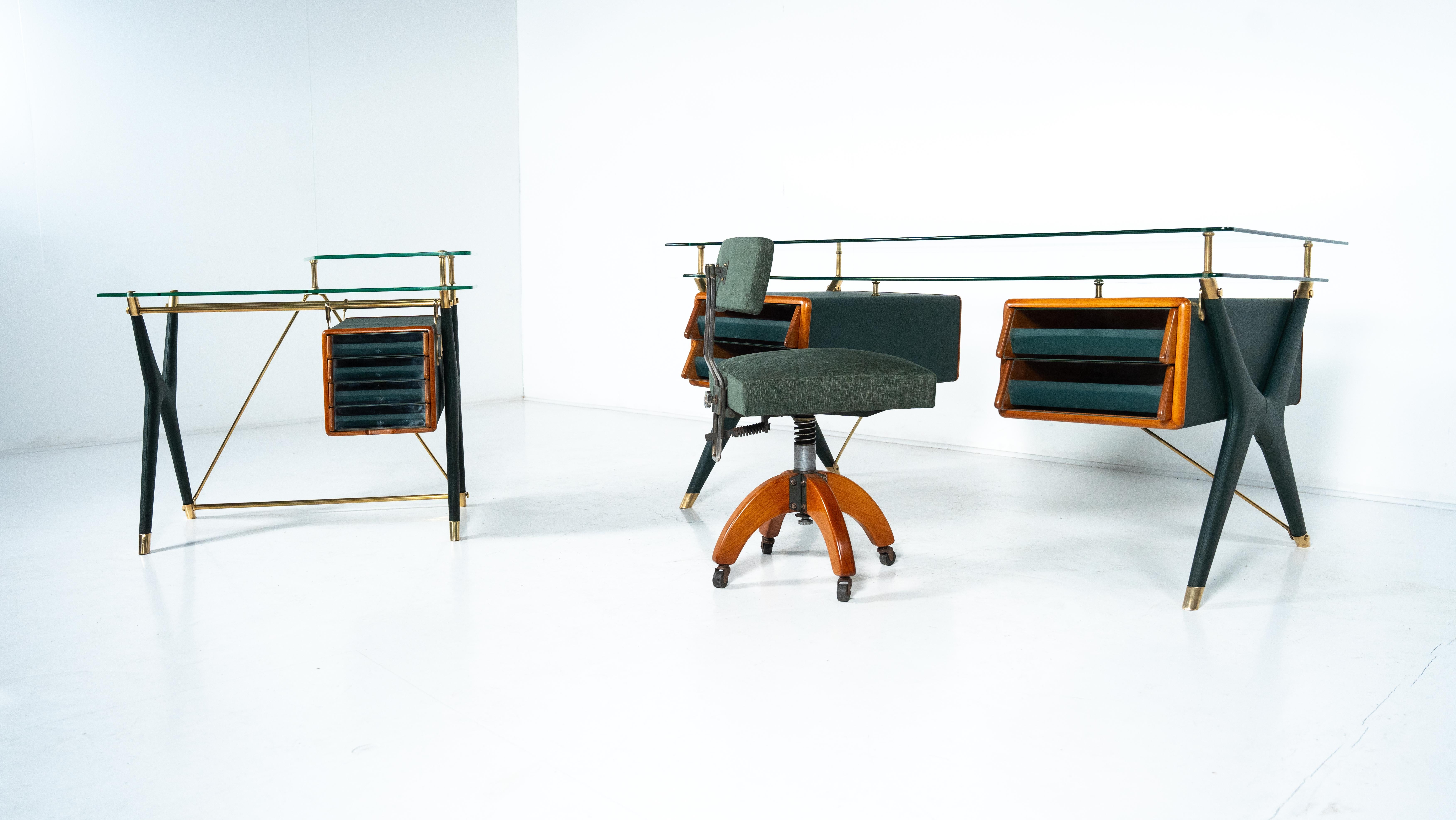Escritorio grande de Silvio Berrone del edificio Bialetti, Omegna, Italia, 1955 en venta 7