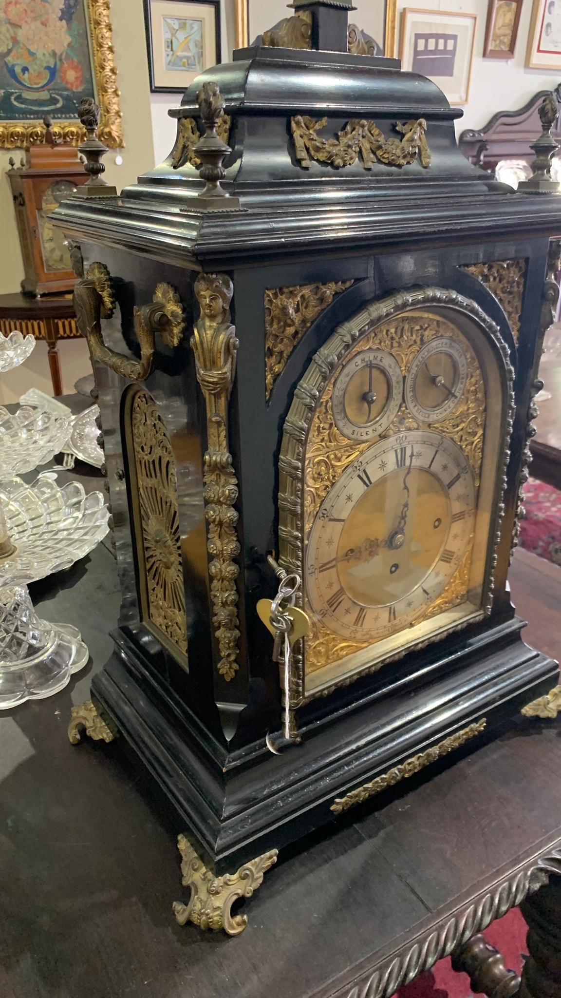Bronze Grande horloge de bureau, Victorienne, 19e siècle en vente