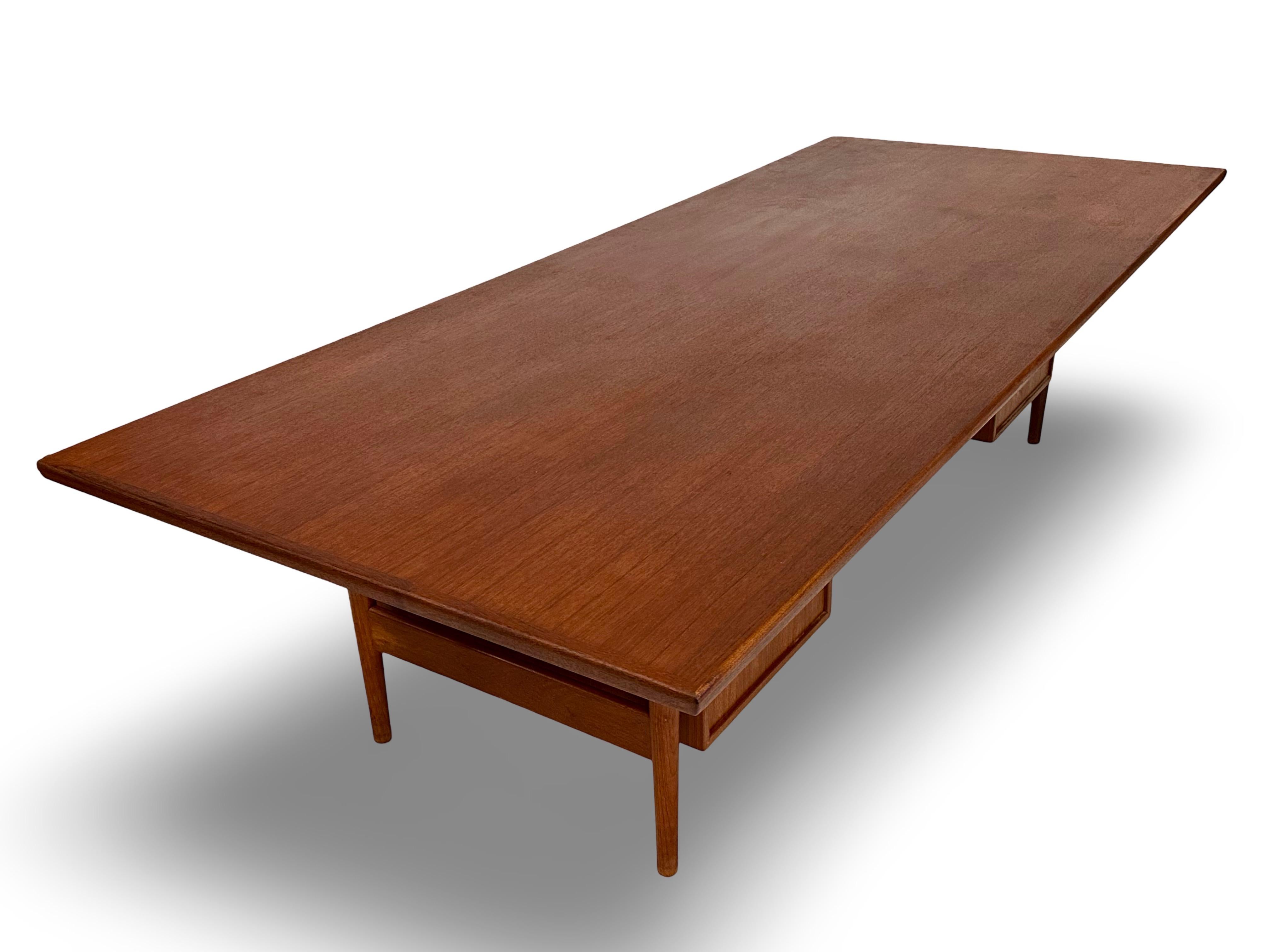 Teak Large desk designed by Arne Vodder, Denmark. For Sale