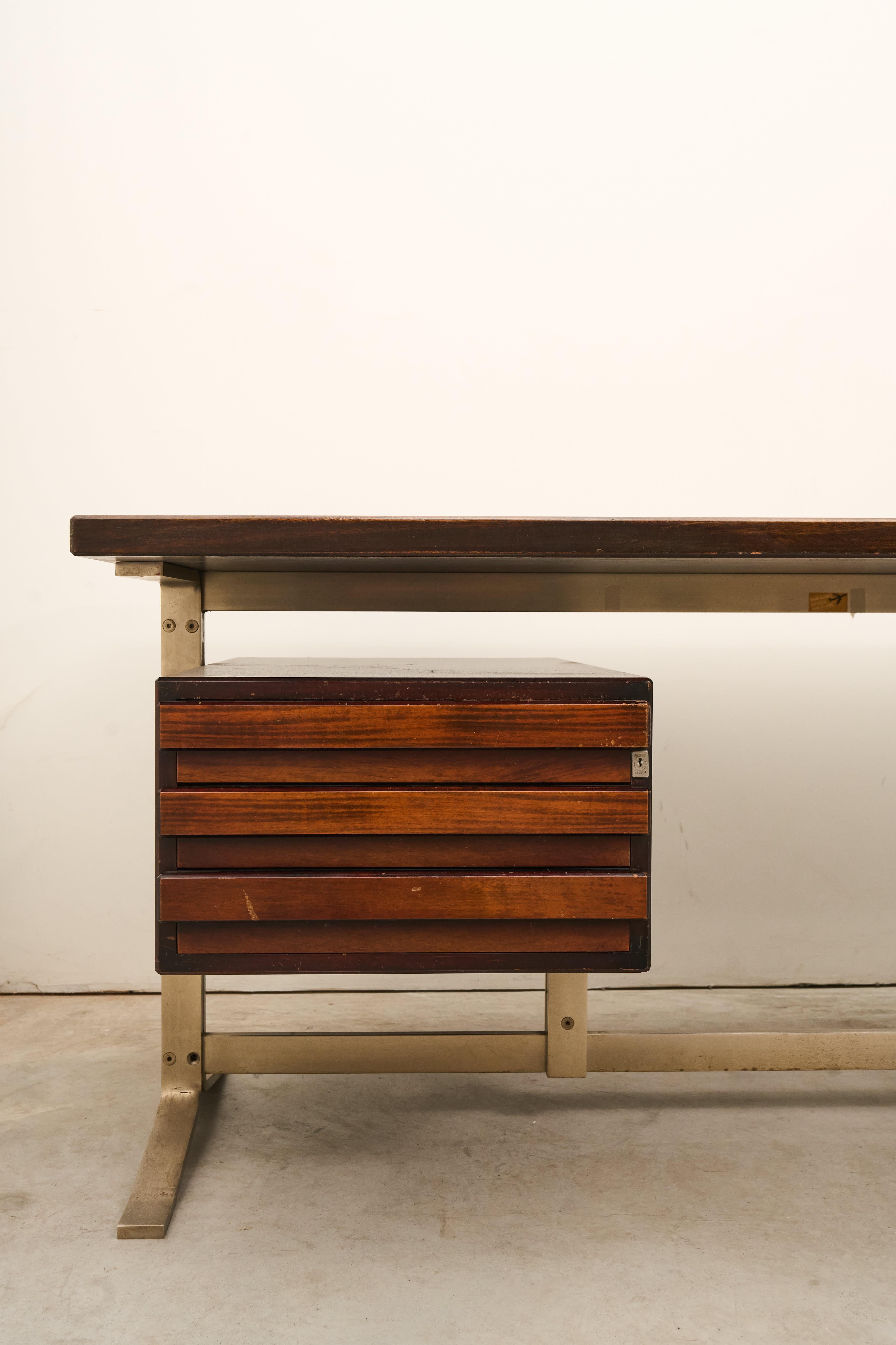 Mid-20th Century LARGE DESK FOR FORMANOVA Gianni Moscatelli