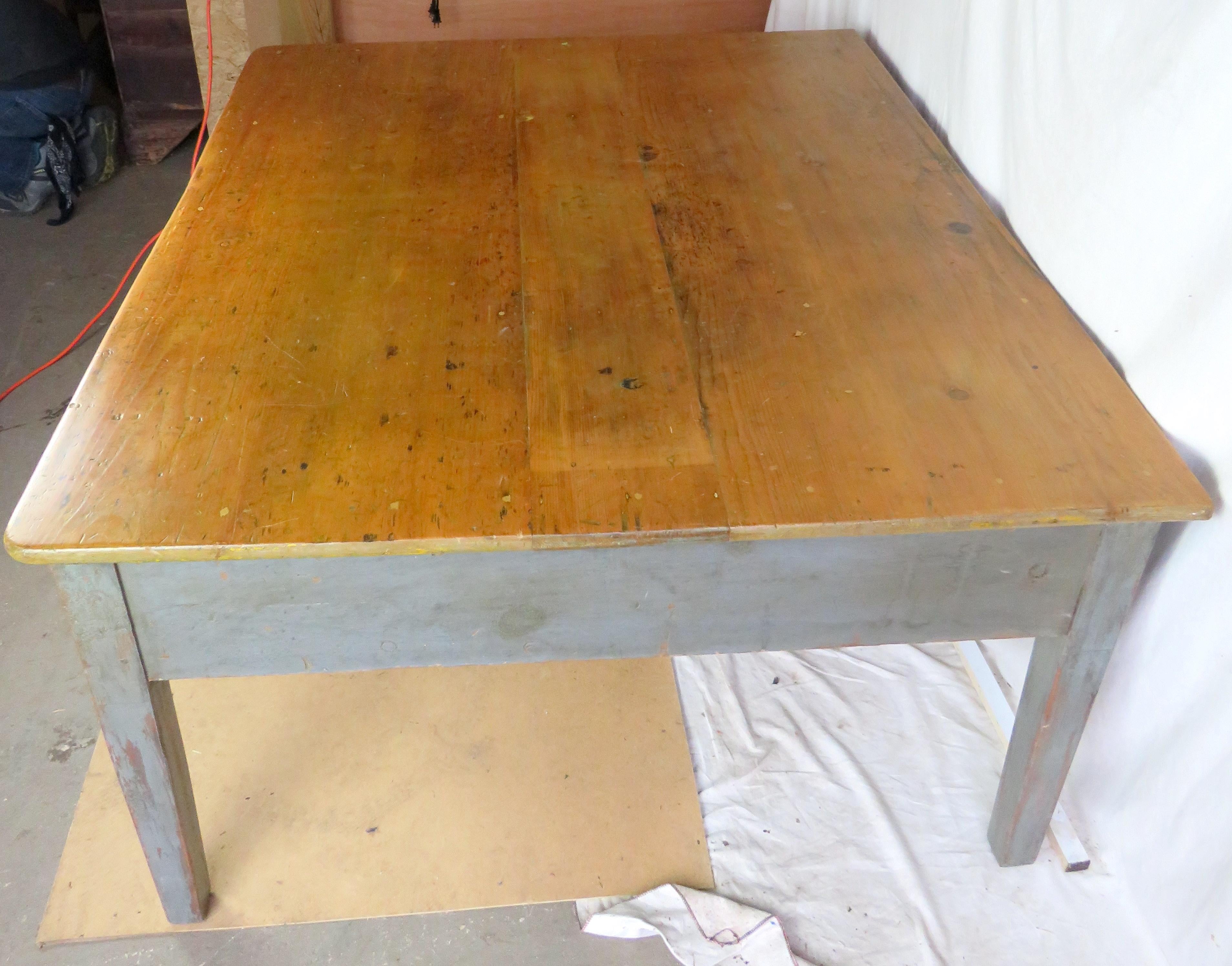 19th Century Large Desk-Table in Original Gray/Ochre Paint