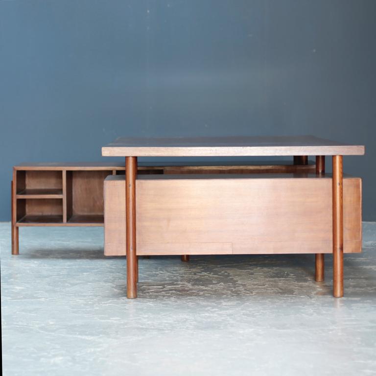 Large Desk with Box on the Side by Pierre Jeanneret In Good Condition In Edogawa-ku Tokyo, JP