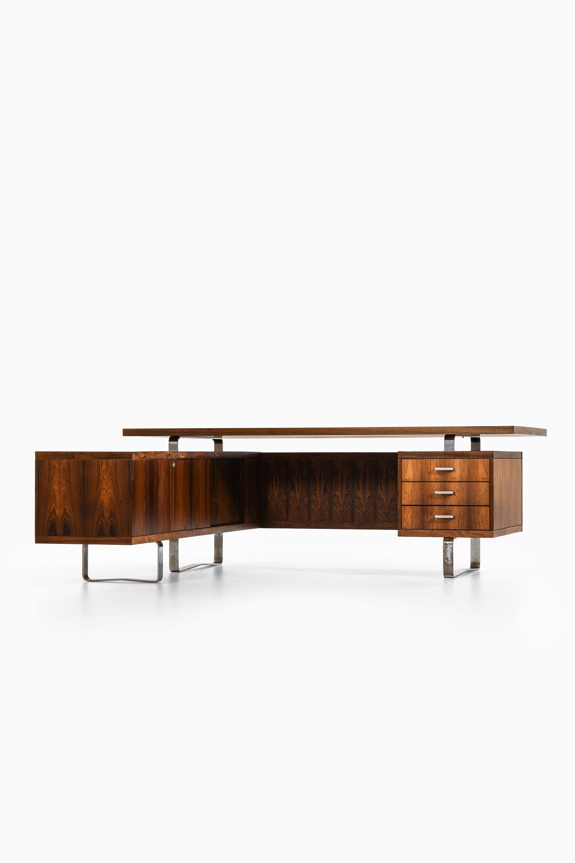 Danese Grande scrivania con credenza in palissandro e acciaio cromato di Jørgen Pedersen, anni '60 in vendita