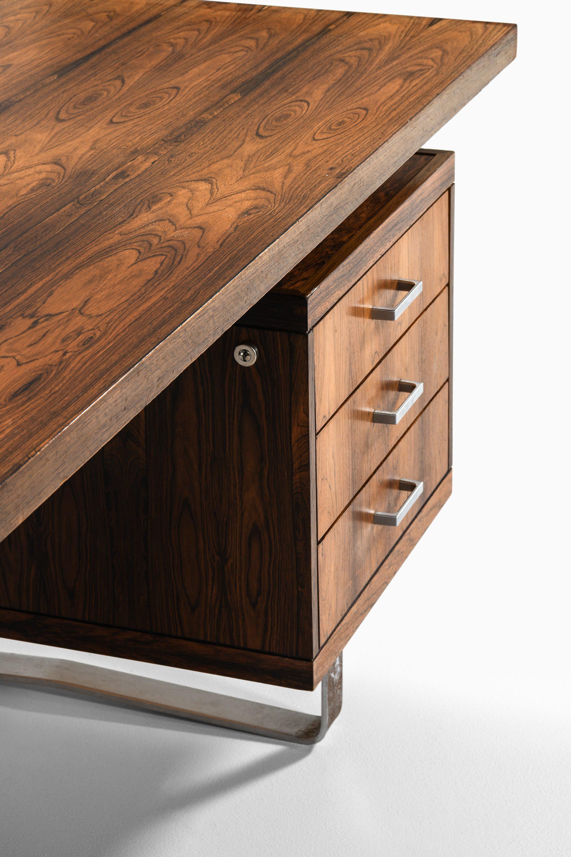 Grande scrivania con credenza in palissandro e acciaio cromato di Jørgen Pedersen, anni '60 in vendita 2