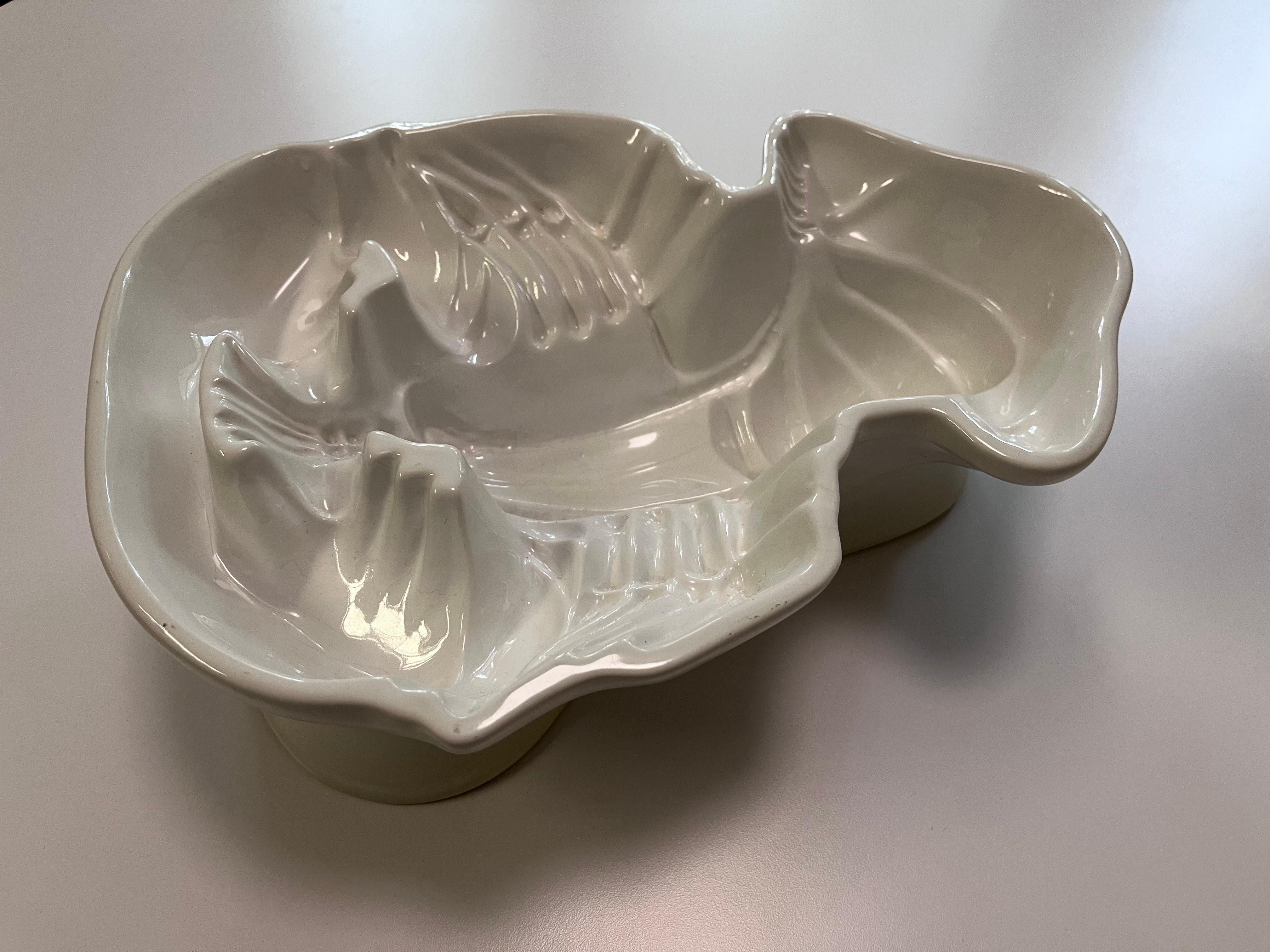 Large Detailed White Ceramic Glazed Lobster Aspic, Pate, or Jelly Mold by ICTC For Sale 4