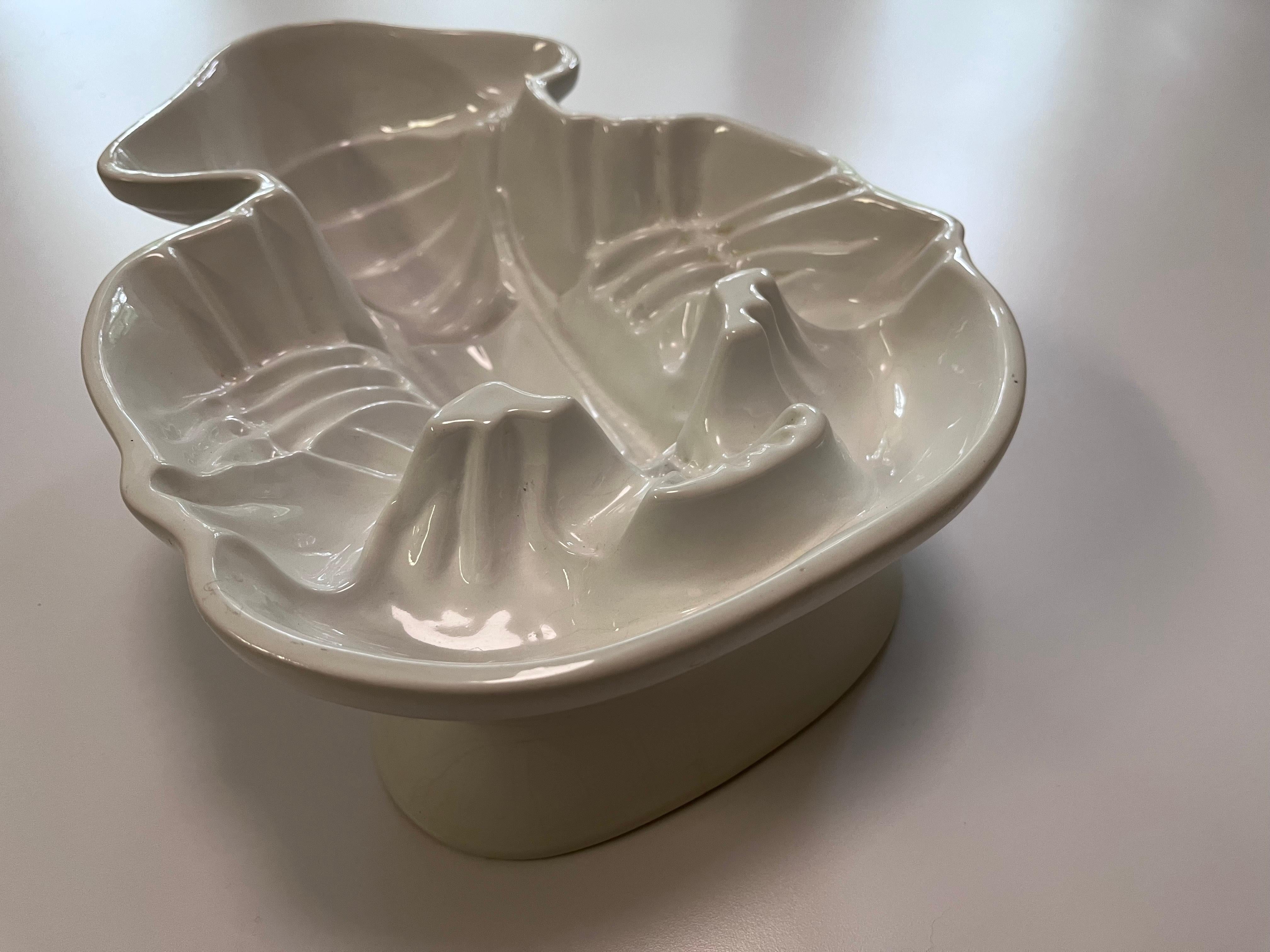 Large Detailed White Ceramic Glazed Lobster Aspic, Pate, or Jelly Mold by ICTC For Sale 5