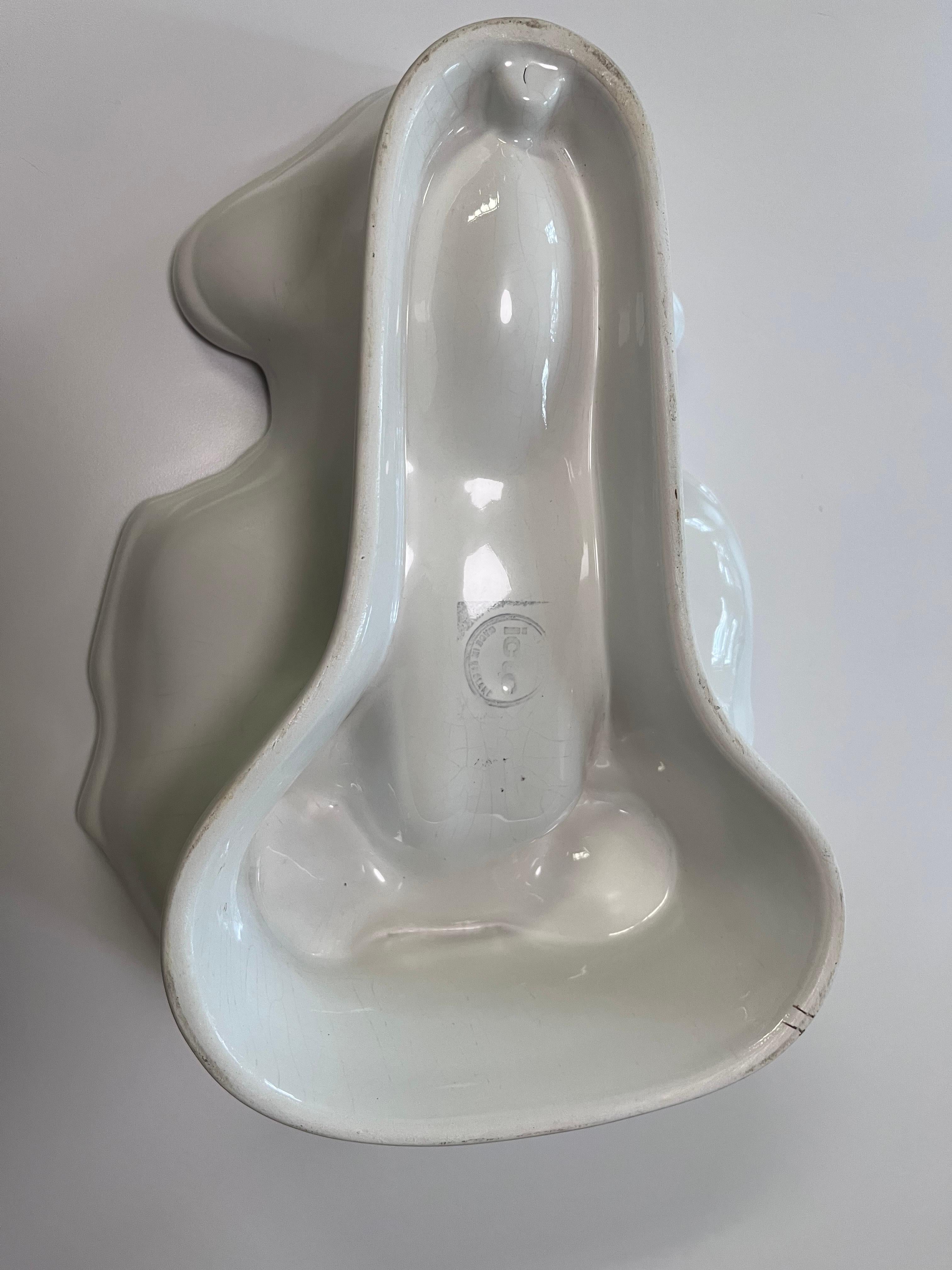 Folk Art Large Detailed White Ceramic Glazed Lobster Aspic, Pate, or Jelly Mold by ICTC For Sale