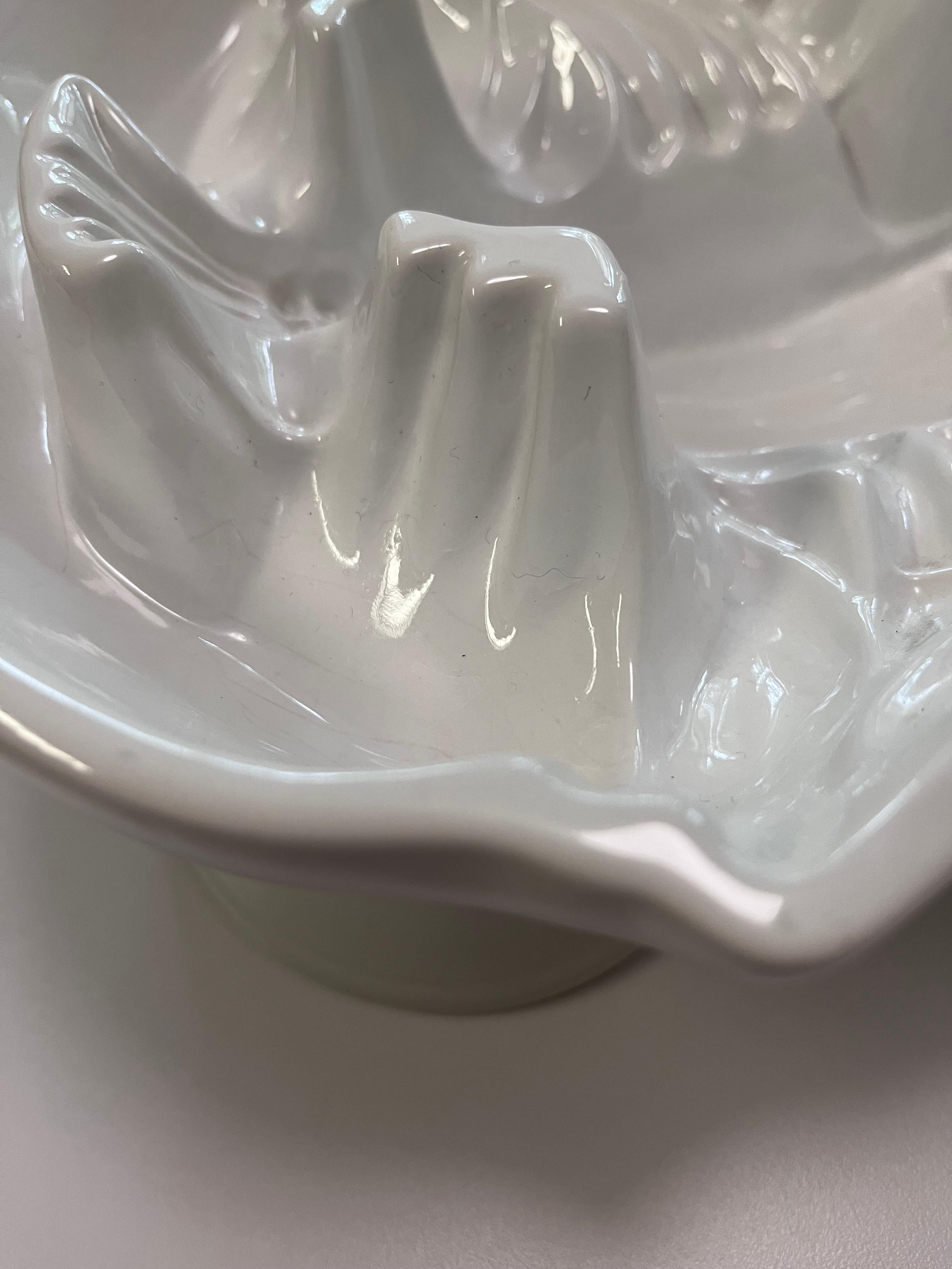 Large Detailed White Ceramic Glazed Lobster Aspic, Pate, or Jelly Mold by ICTC For Sale 2