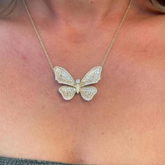 Collana con ciondolo a farfalla con diamante grande 5,24 carati in oro giallo 18 carati G VS2