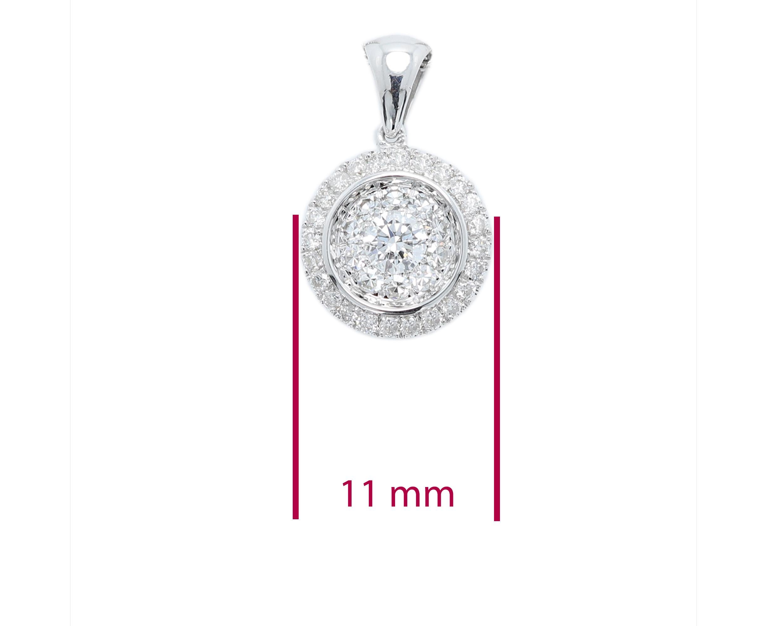 Ciondolo a girocollo con diamante grande in oro bianco 18 carati e diamanti a grappolo regolabile In condizioni Nuovo in vendita a Brooklyn, NY