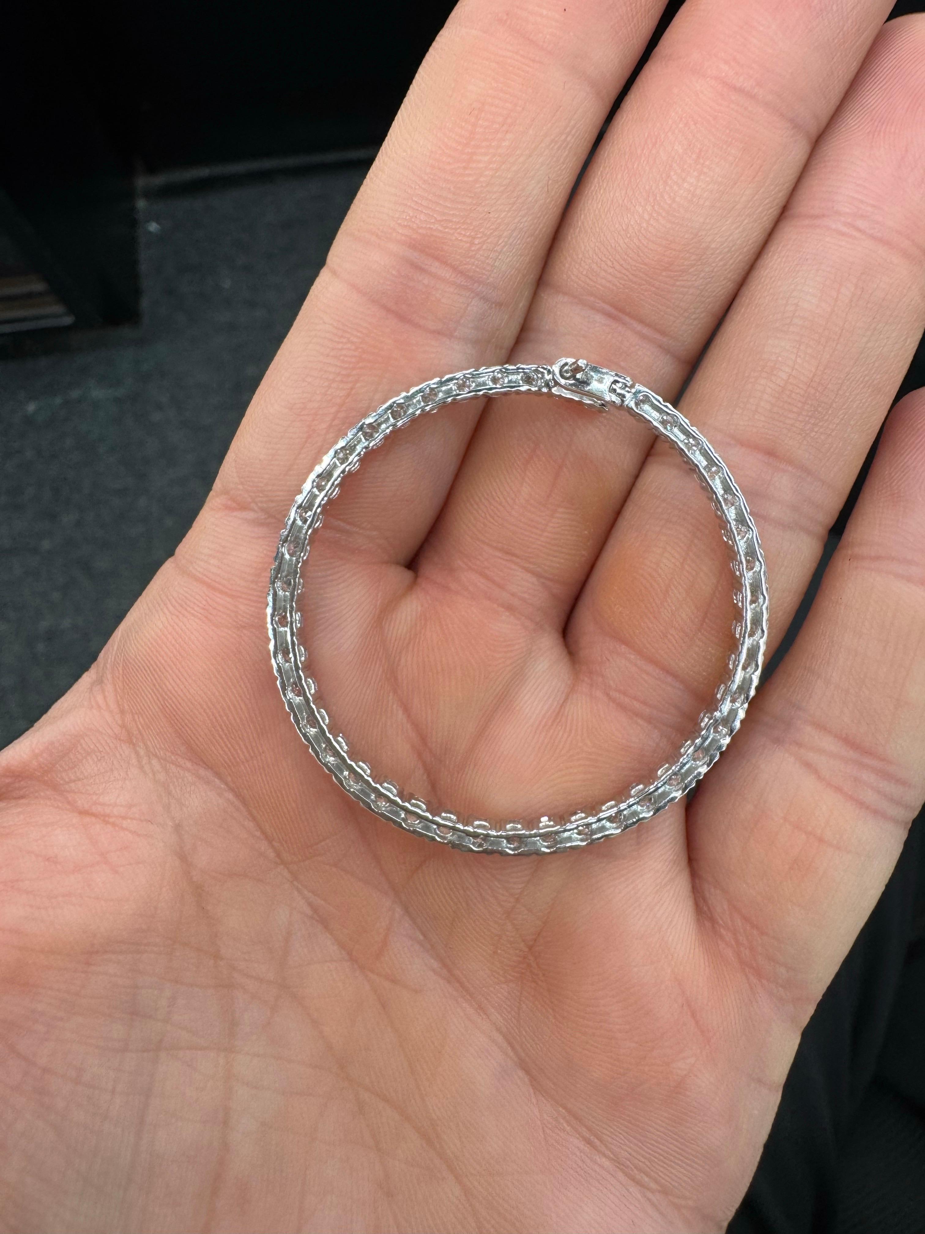 Orecchini circolari con diamanti grandi 5 carati in oro bianco 14 carati 9,5 grammi in vendita 3