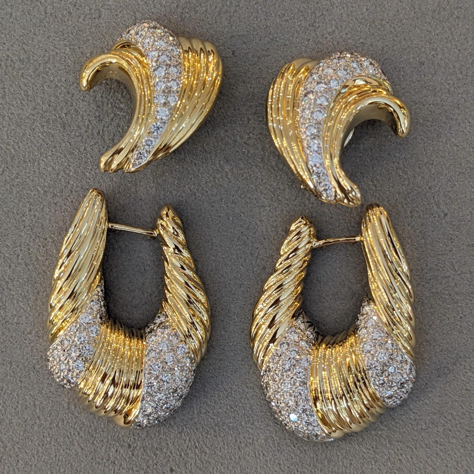 Boucles d'oreilles pendantes en or jaune 14k avec un grand diamant en forme de heurtoir en vente 4