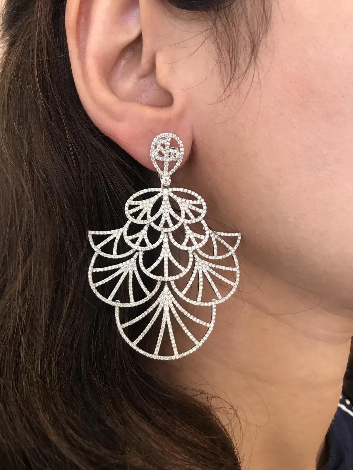 Large Diamond Fan Chandelier Earrings 9.50 Carats Total Weight in 18k White Gold For Sale 1