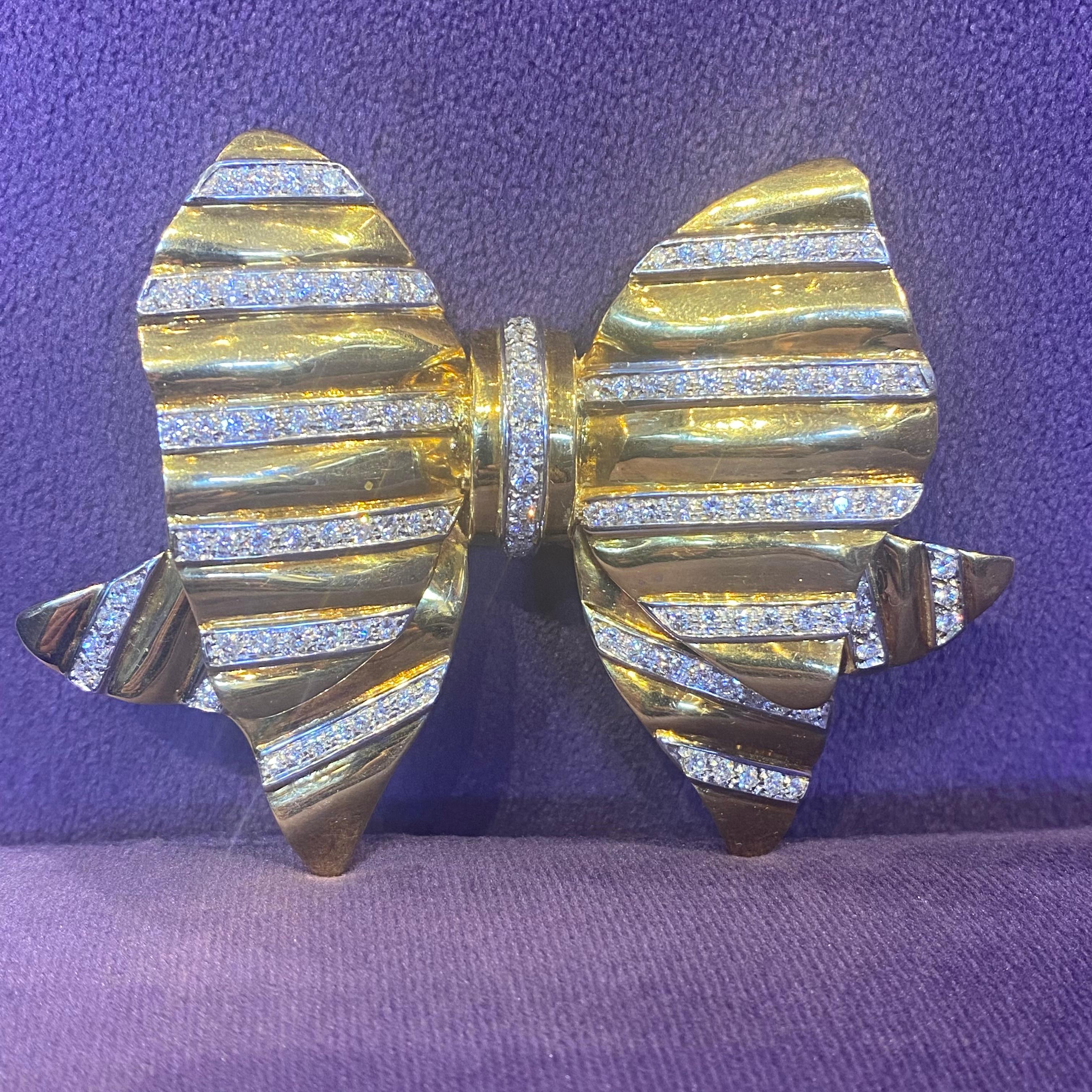 Large Diamond & Gold Bow Brooch In Excellent Condition For Sale In New York, NY