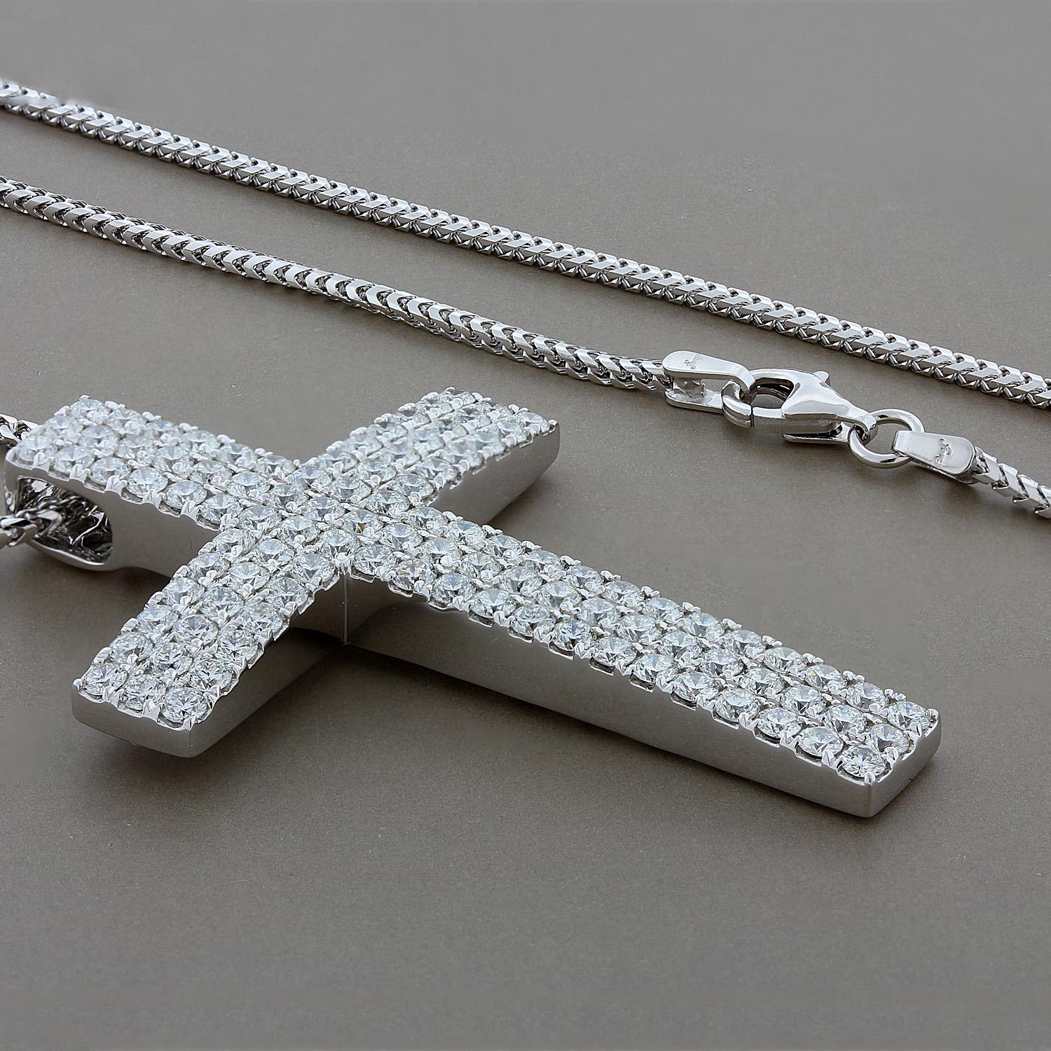Colgante Cruz de Oro con Diamantes Grande en Nuevo estado para la venta en Beverly Hills, CA