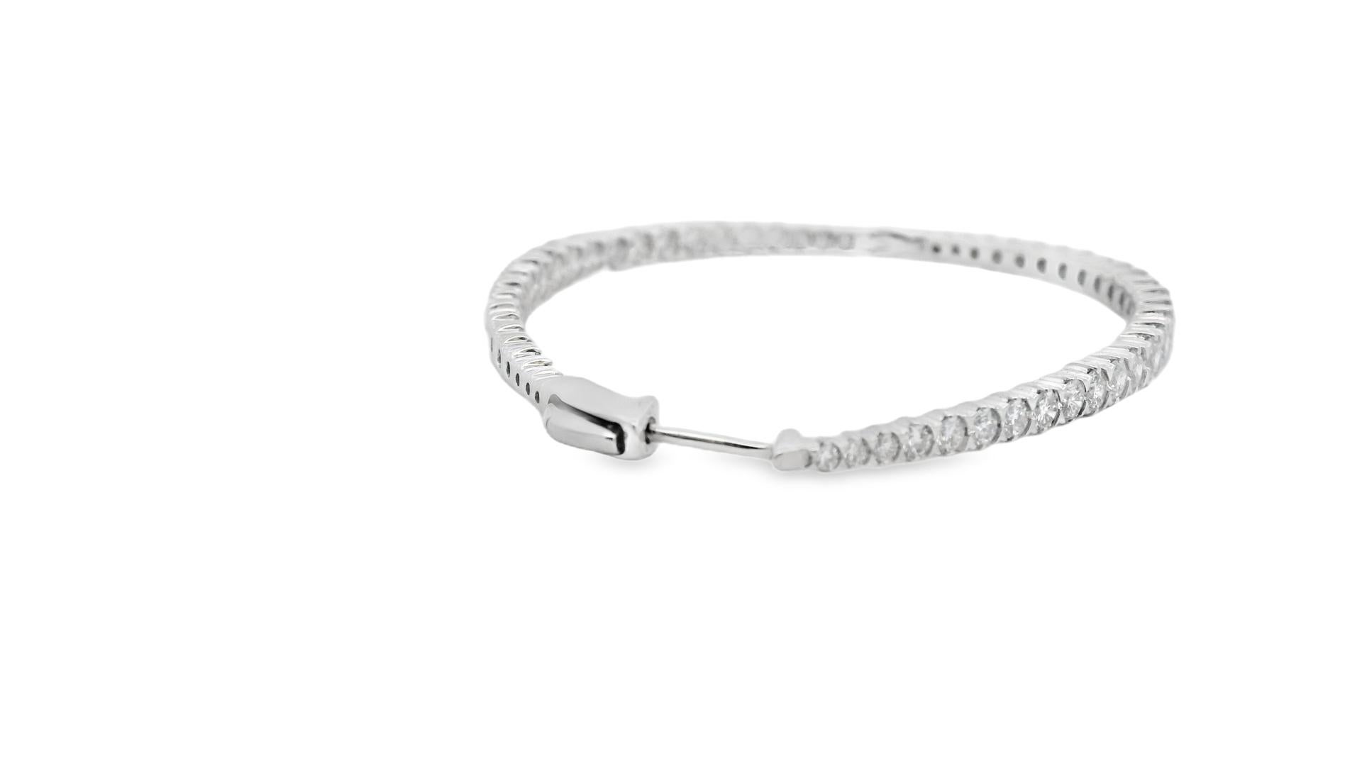 Large Diamond Hoop Earrings 5.00ct in 14K White Gold Contemporáneo en venta