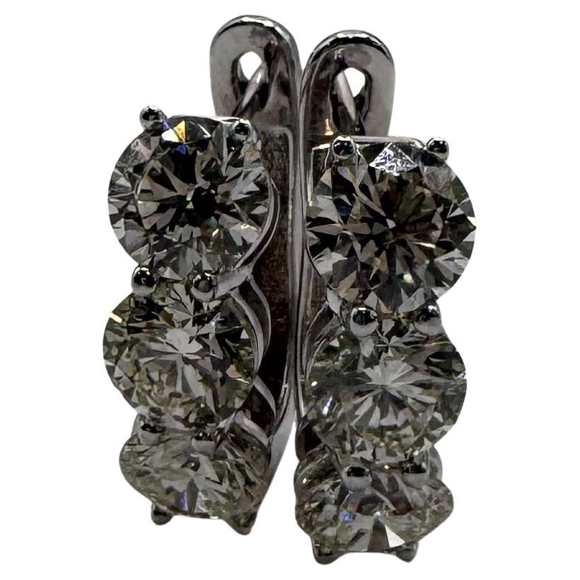 Diamante grande Huggies in oro 18KT 6,36 carati, purezza VS in vendita