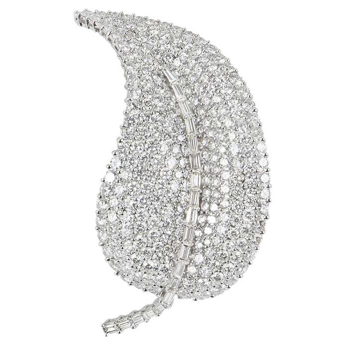 Grande broche feuille de diamants 8,5 carats couleur D/E VS en vente