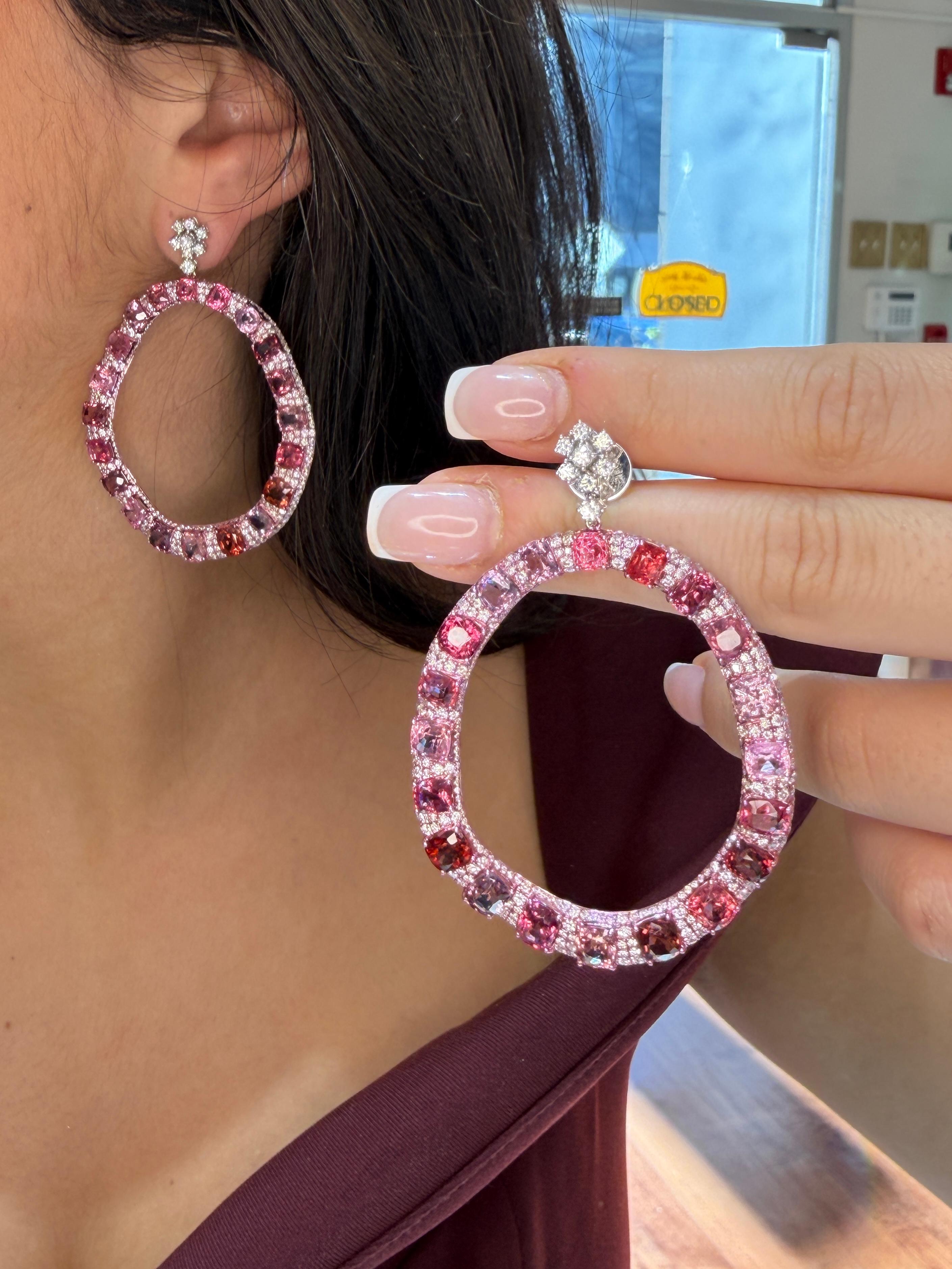 Boucles d'oreilles Donut en or blanc 26.67ct et diamant Pink Spinel Ombre en vente 6