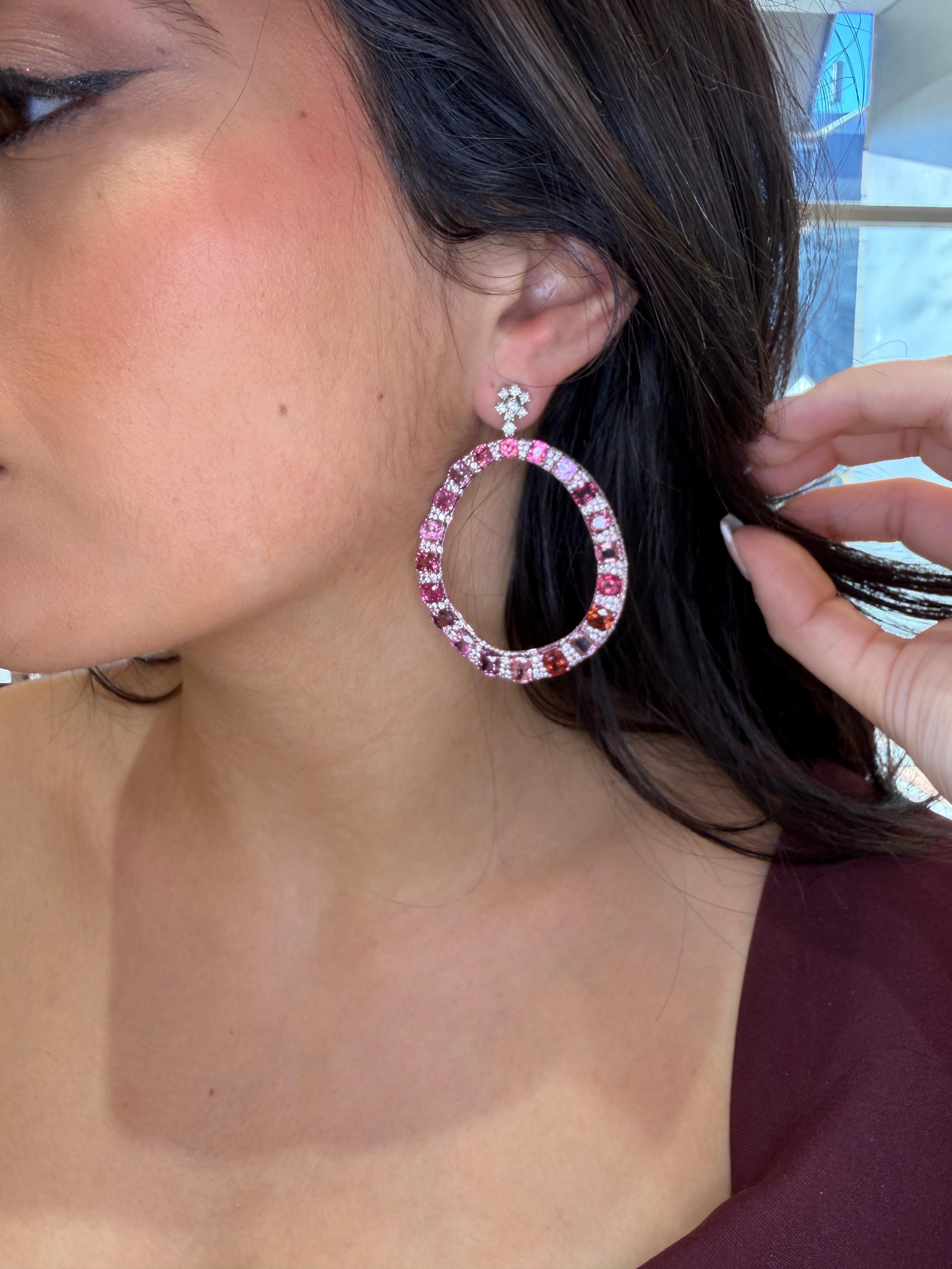 Boucles d'oreilles Donut en or blanc 26.67ct et diamant Pink Spinel Ombre en vente 2