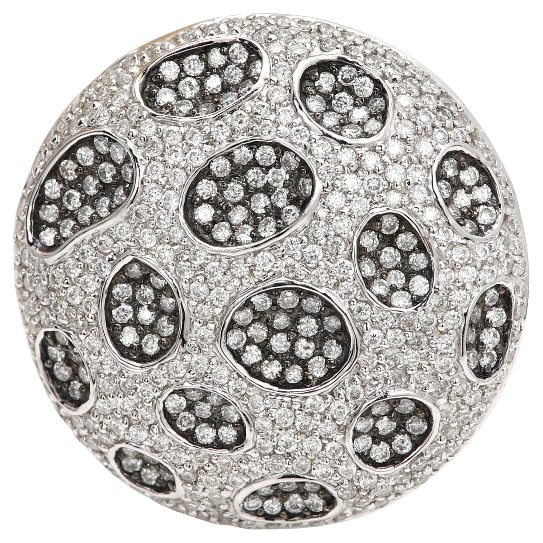 Grande bague en or 18 carats avec diamants blancs naturels