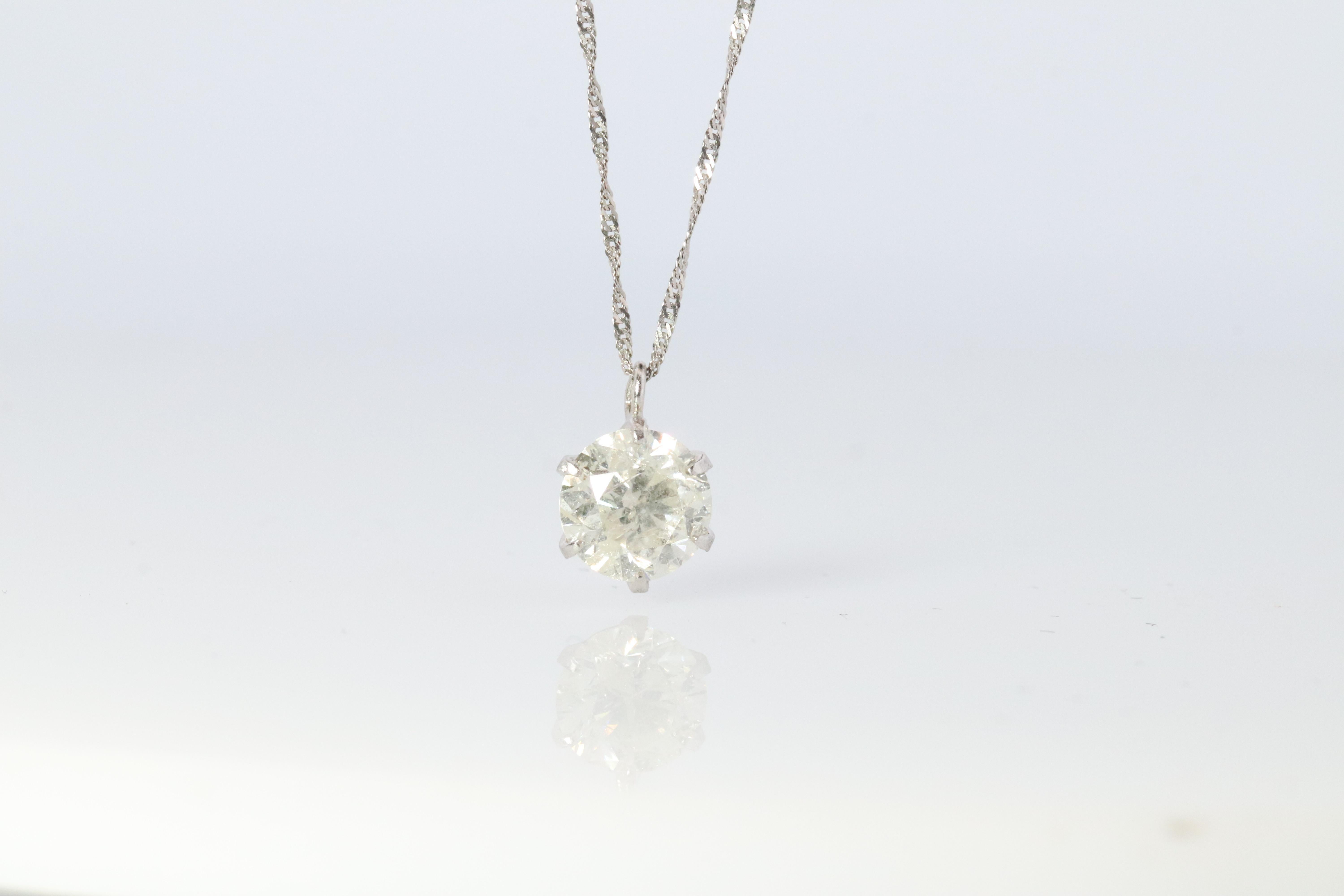 Colgante solitario de diamante grande. Collar Platino Pt999 Diamante redondo 0.9CT 1