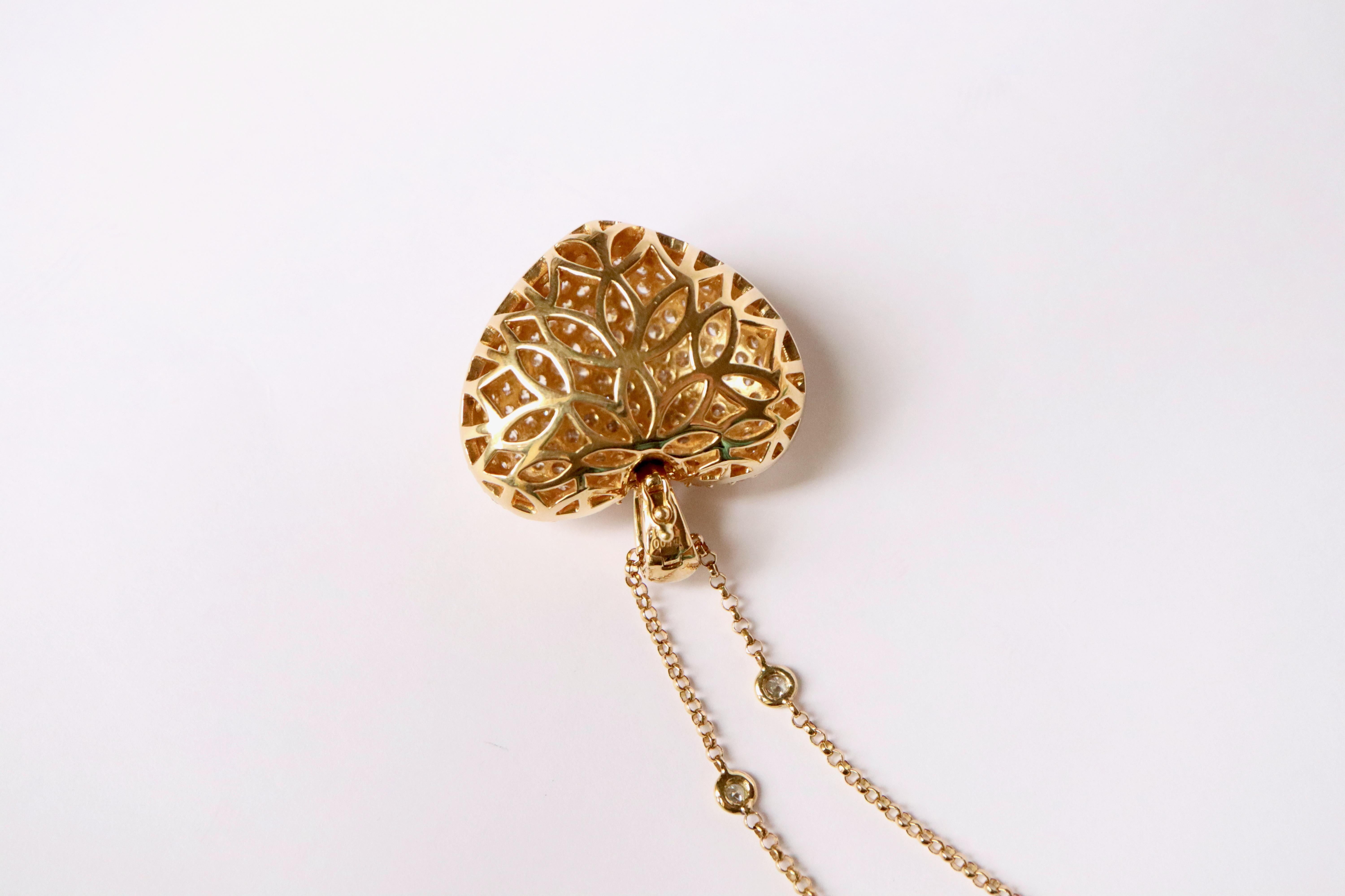 Large Diamonds Heart Pendant Necklace on 18 Karat Gold For Sale 4