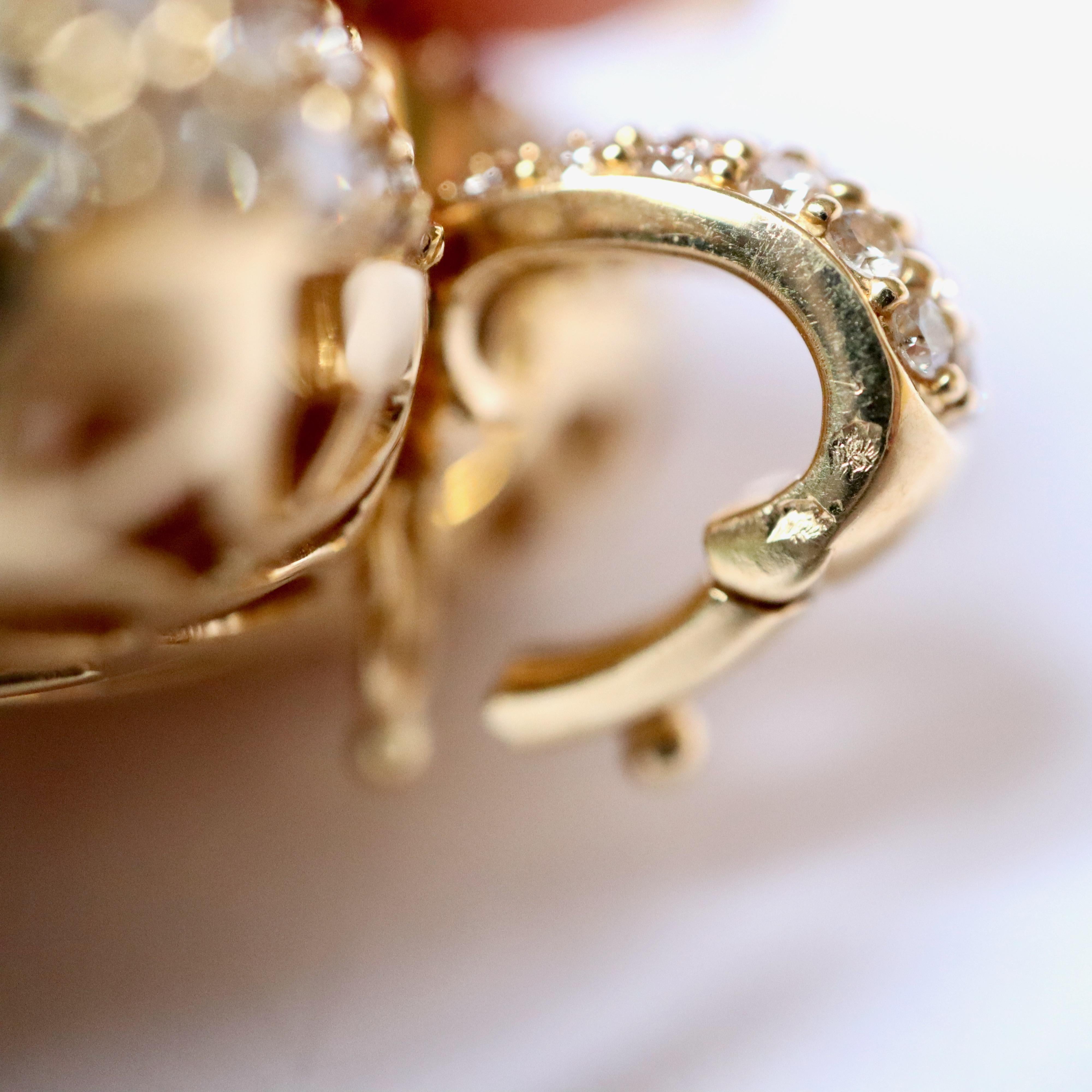 Large Diamonds Heart Pendant Necklace on 18 Karat Gold For Sale 5