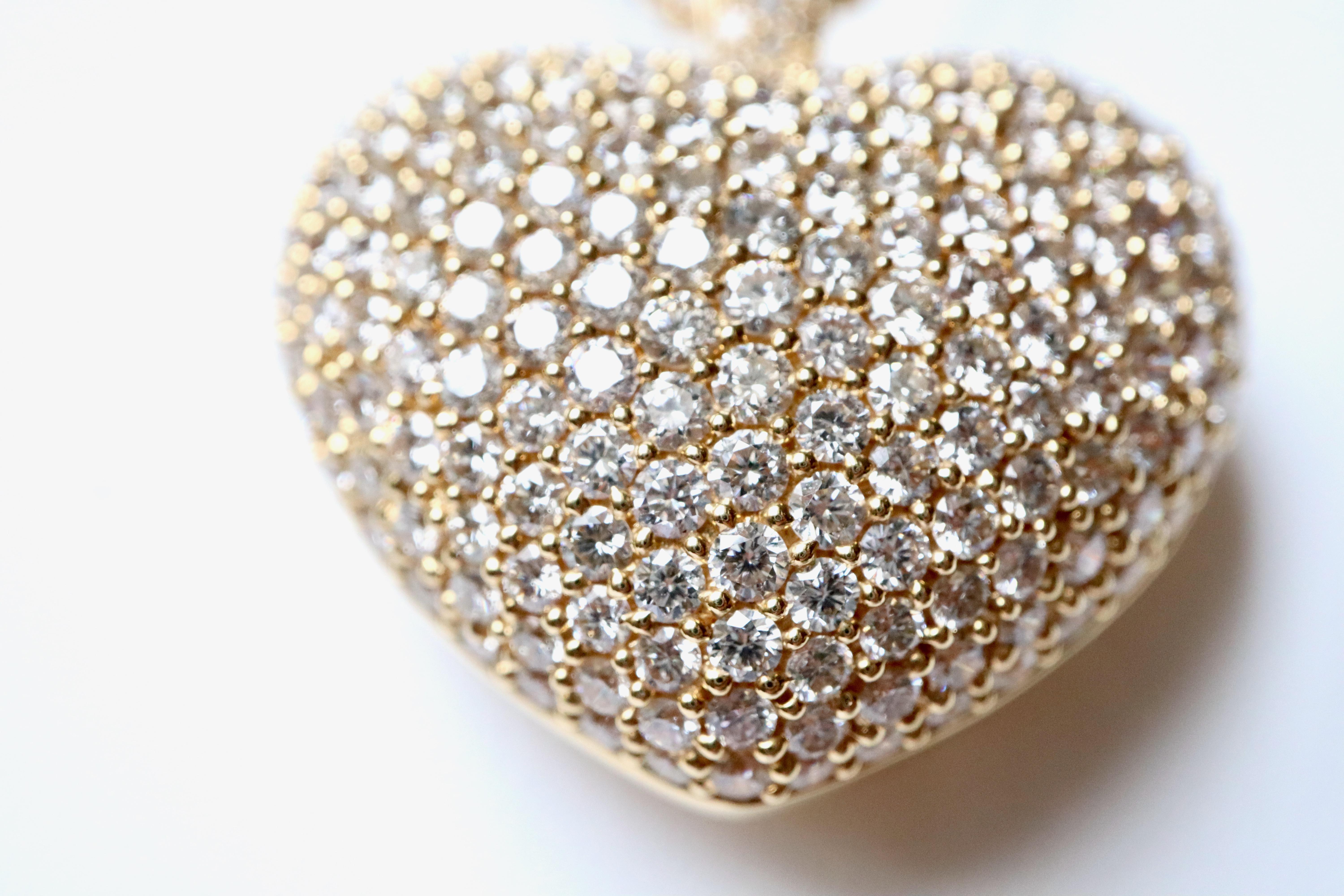 Brilliant Cut Large Diamonds Heart Pendant Necklace on 18 Karat Gold For Sale
