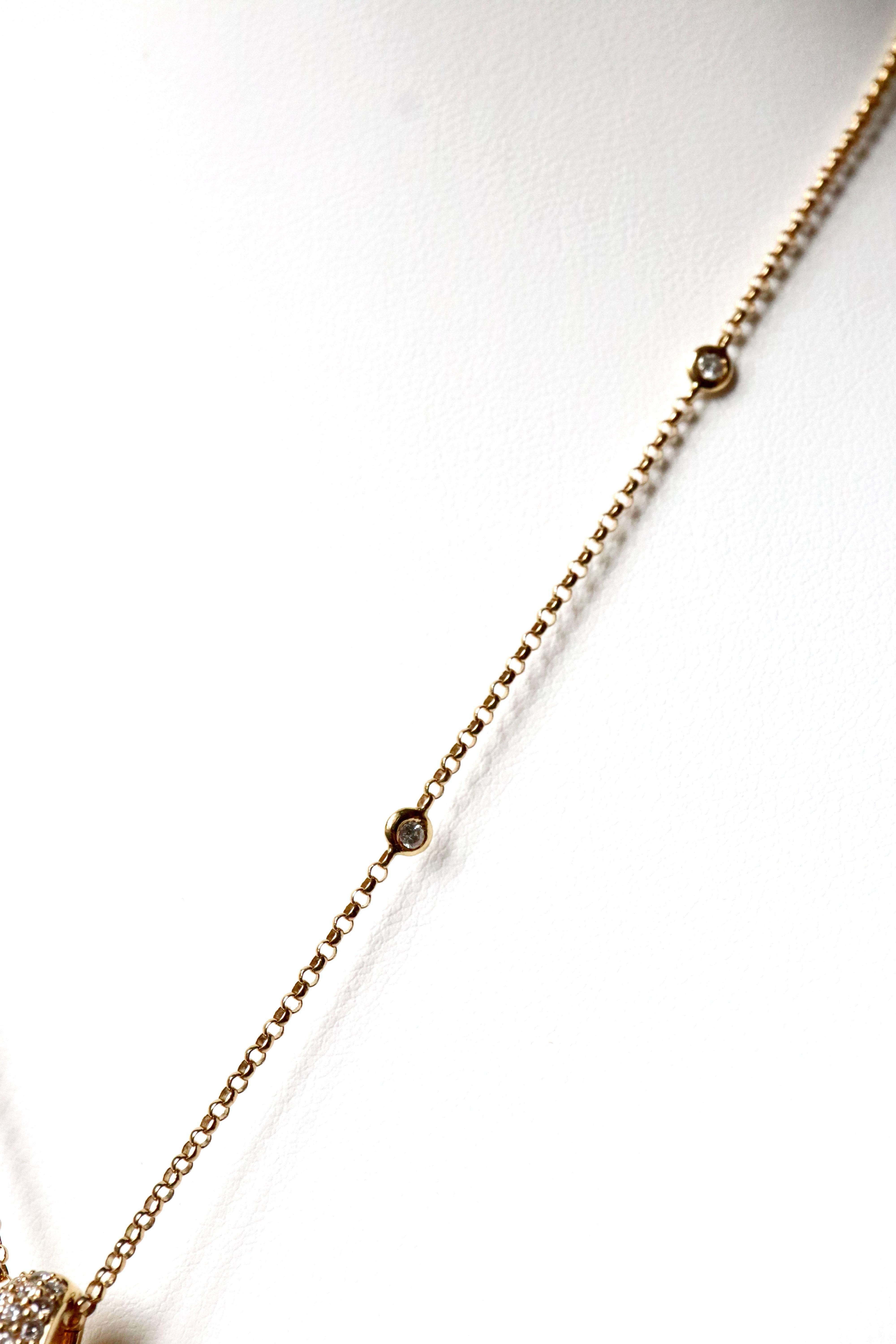 Collier pendentif en forme de cœur en or 18 carats avec gros diamants en vente 2