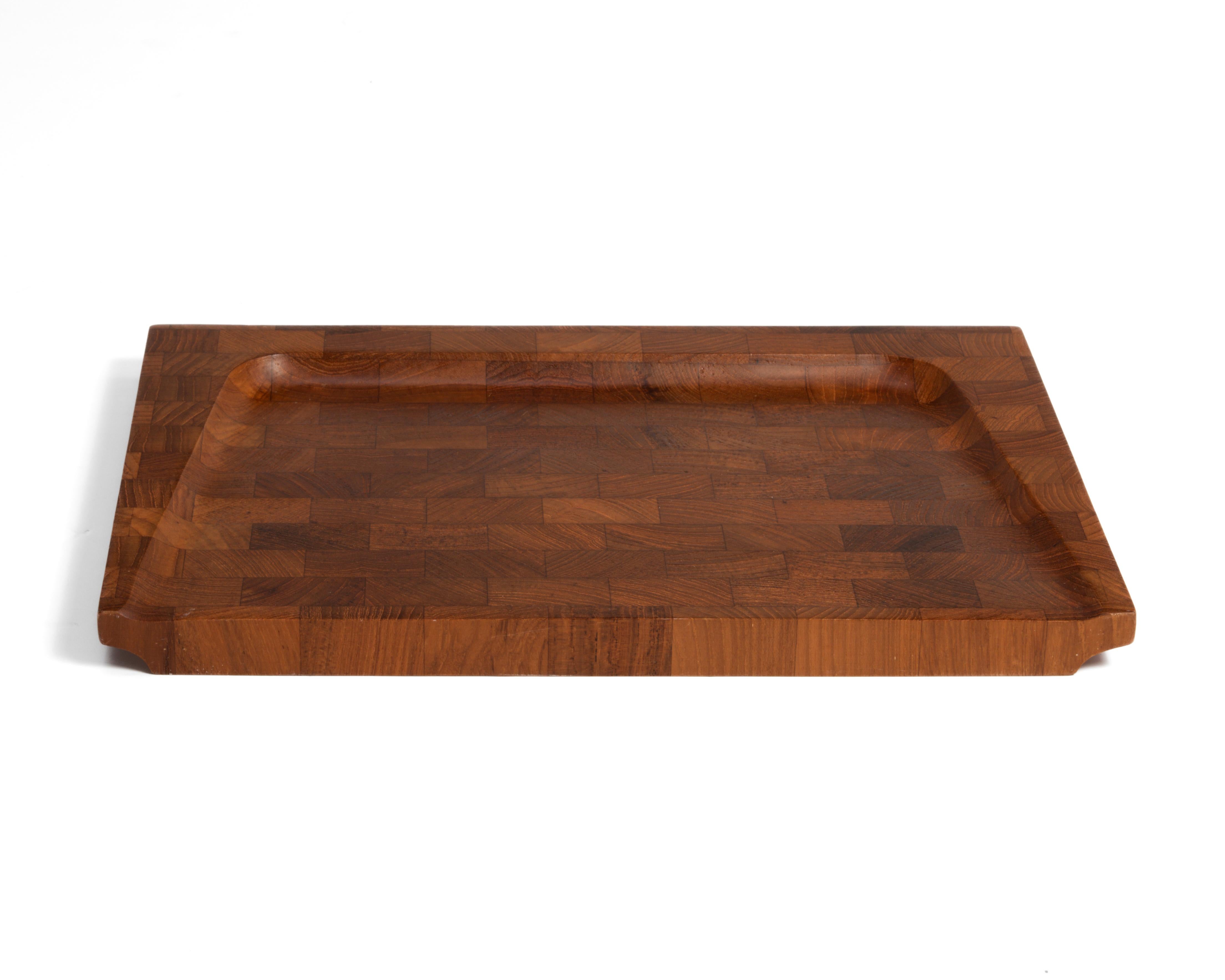 Großes Digsmed Teakholz Schneidebrett Serviertablett Danmark Dänemark 1960s (Skandinavische Moderne) im Angebot