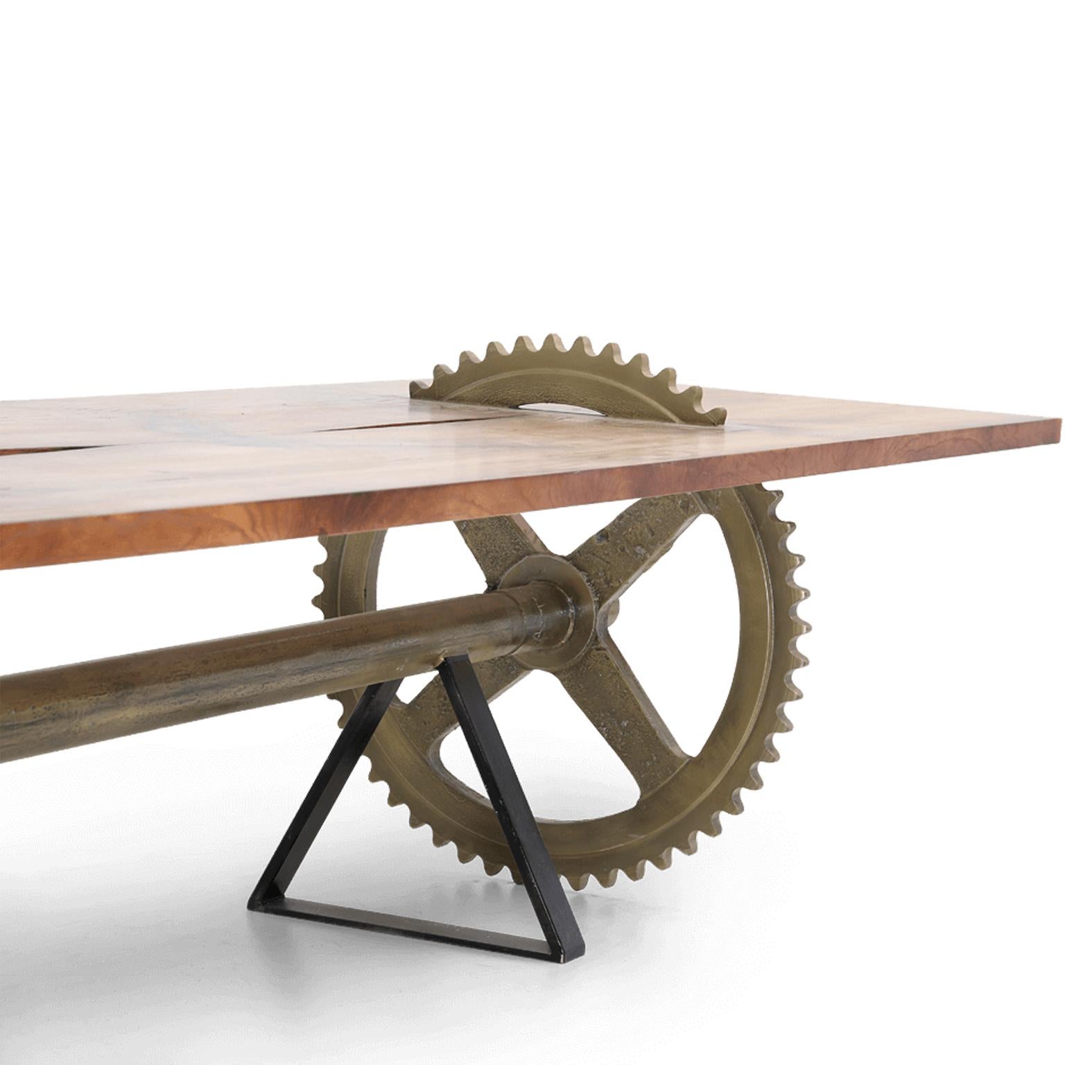 XXIe siècle et contemporain Table industrielle rustique en bois pour salle à manger, salle de conférence et salle à manger avec pieds en fonte en vente