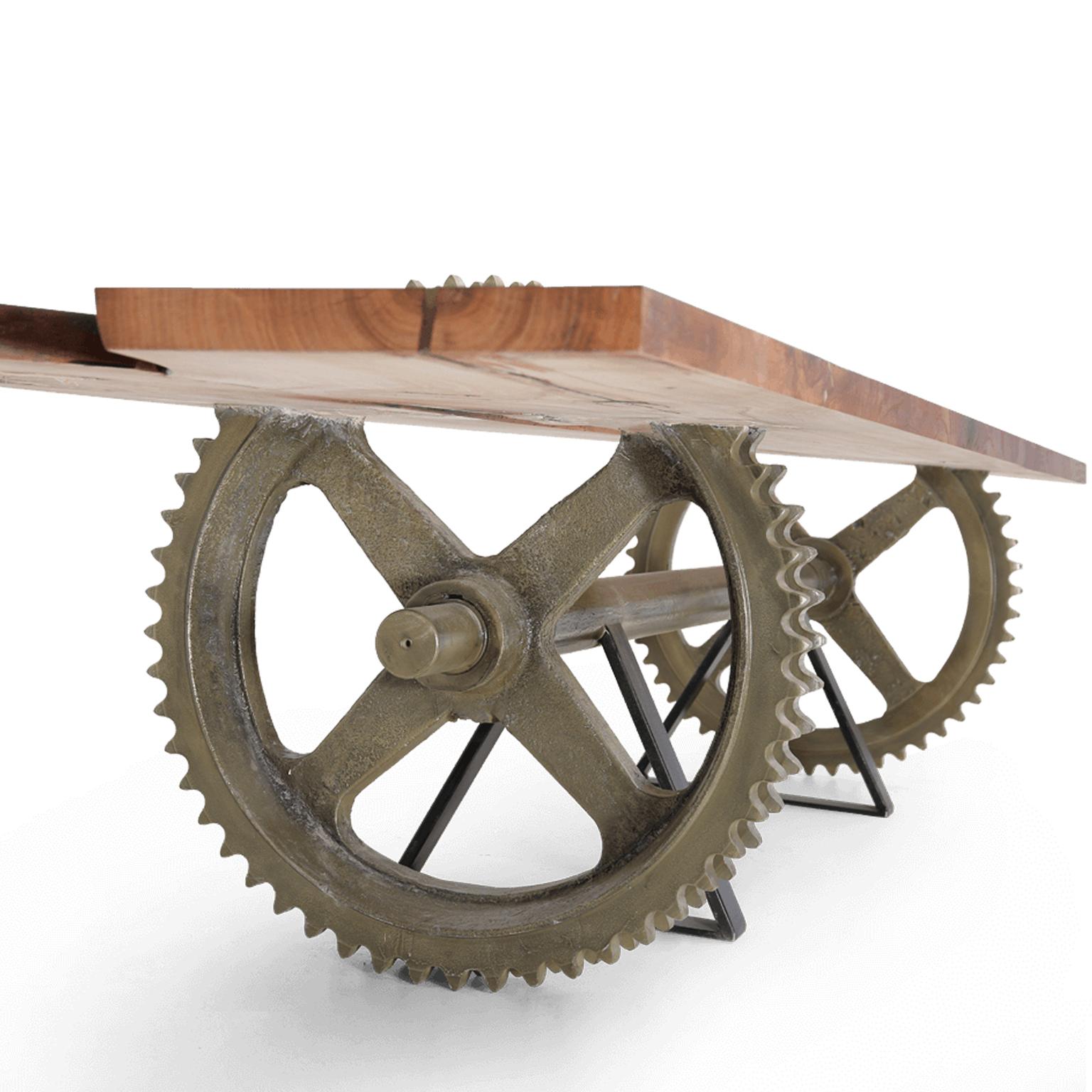 Rustikaler industrieller Esstisch, Konferenztisch aus Holz mit Gusseisenbeinen (Metall) im Angebot