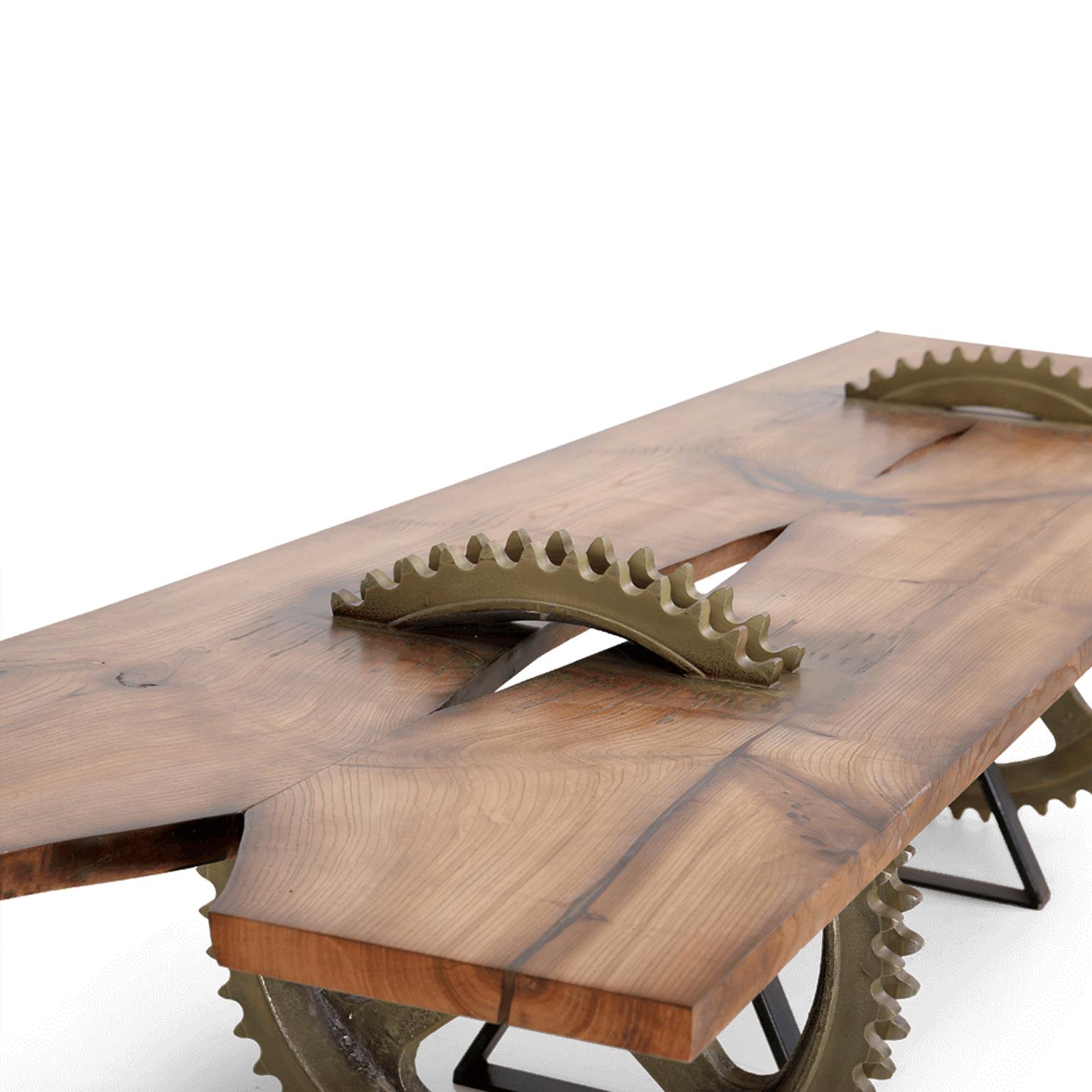 Rustikaler industrieller Esstisch, Konferenztisch aus Holz mit Gusseisenbeinen im Angebot 1