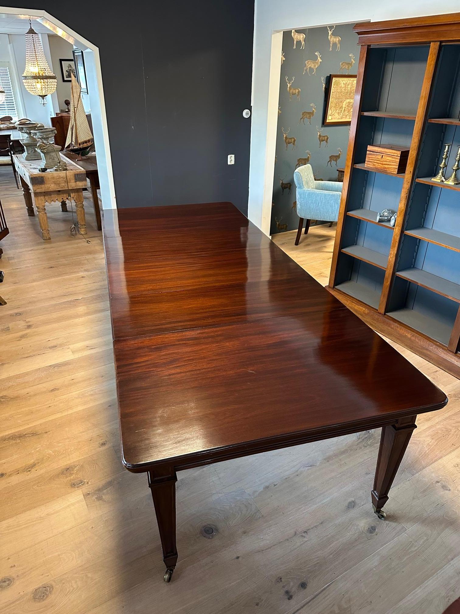 Début du 20ème siècle Grande table de salle à manger en vente