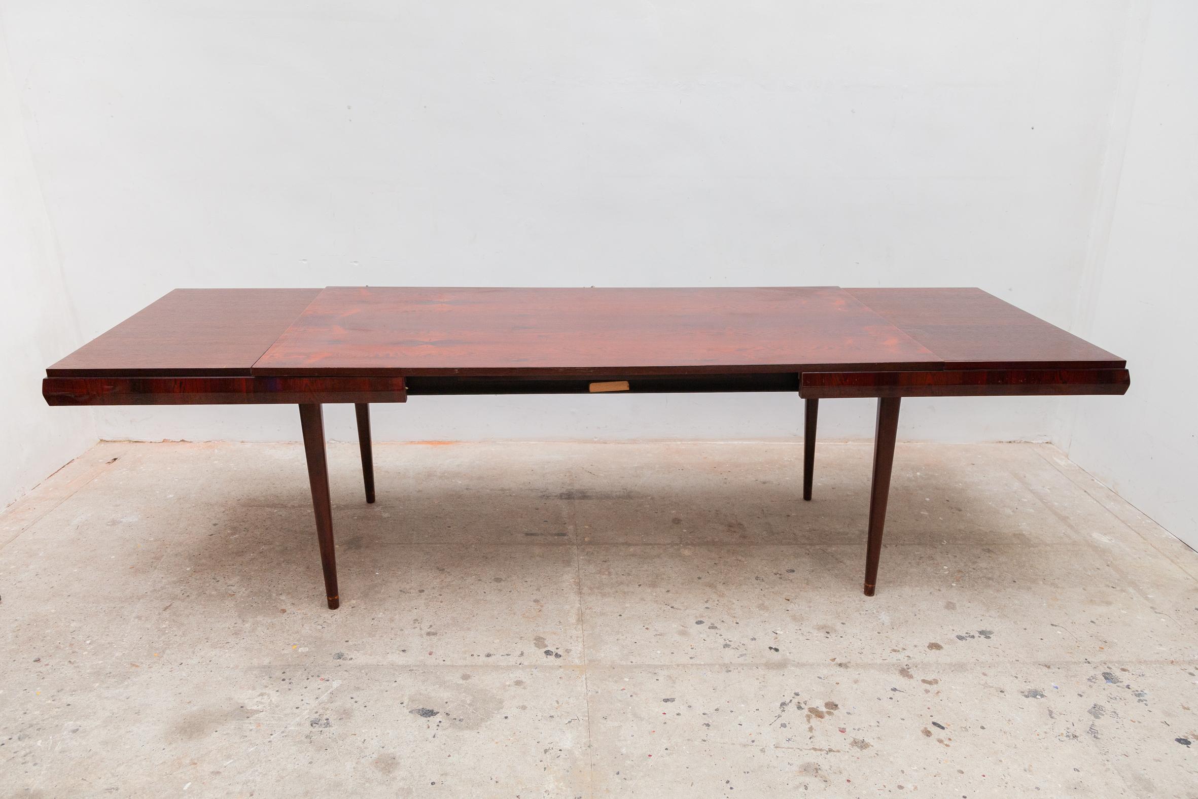 Large Extendable Dining Table 1950s, Italy In Good Condition For Sale In Antwerp, BE