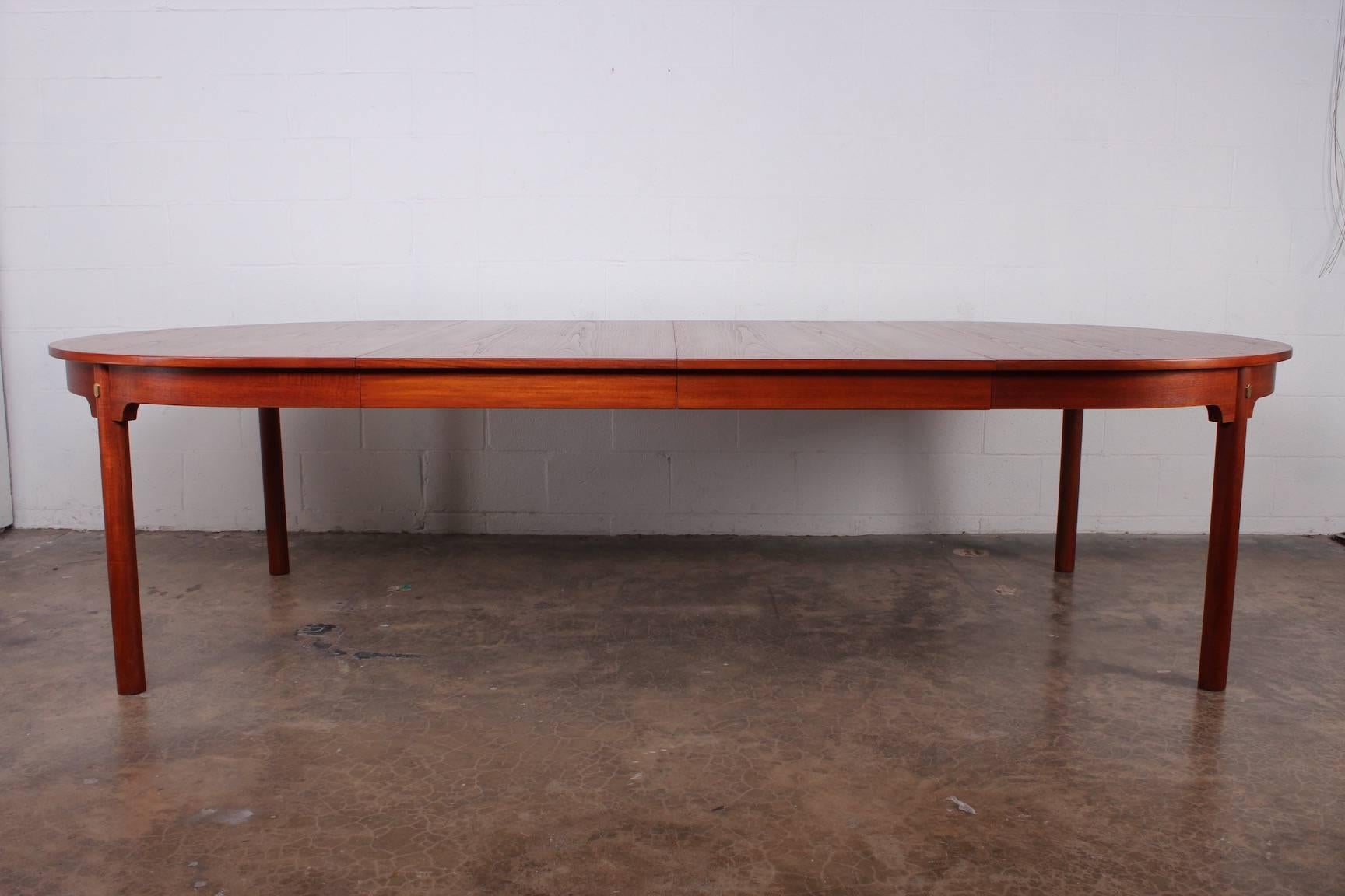 Large Dining Table by Hans Wegner for Johannes Hansen 3