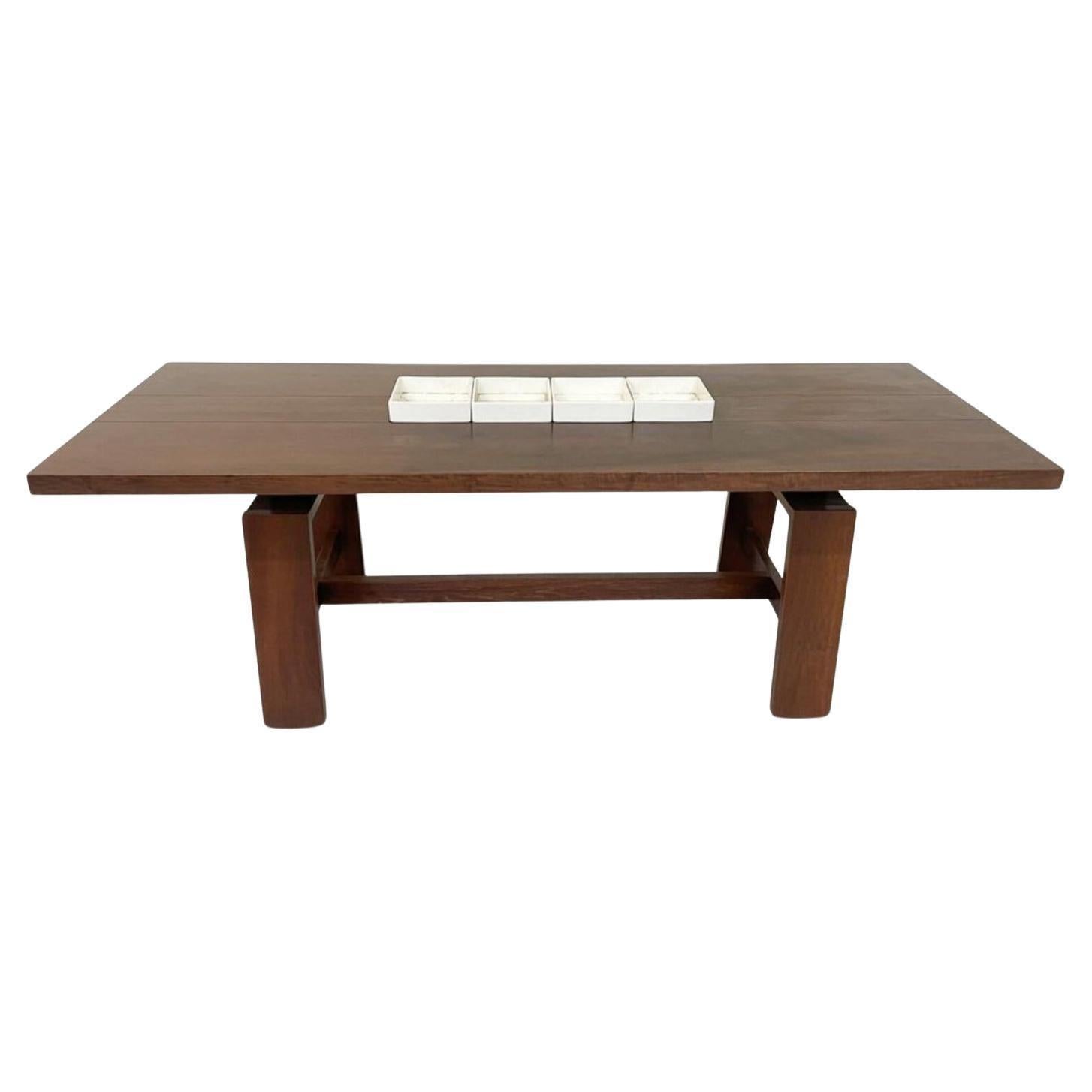 Table de salle à manger modèle 611 de Silvio Coppola pour Bernini
Besoin d'une remise à neuf mineure
Buffet assorti vendu séparément 