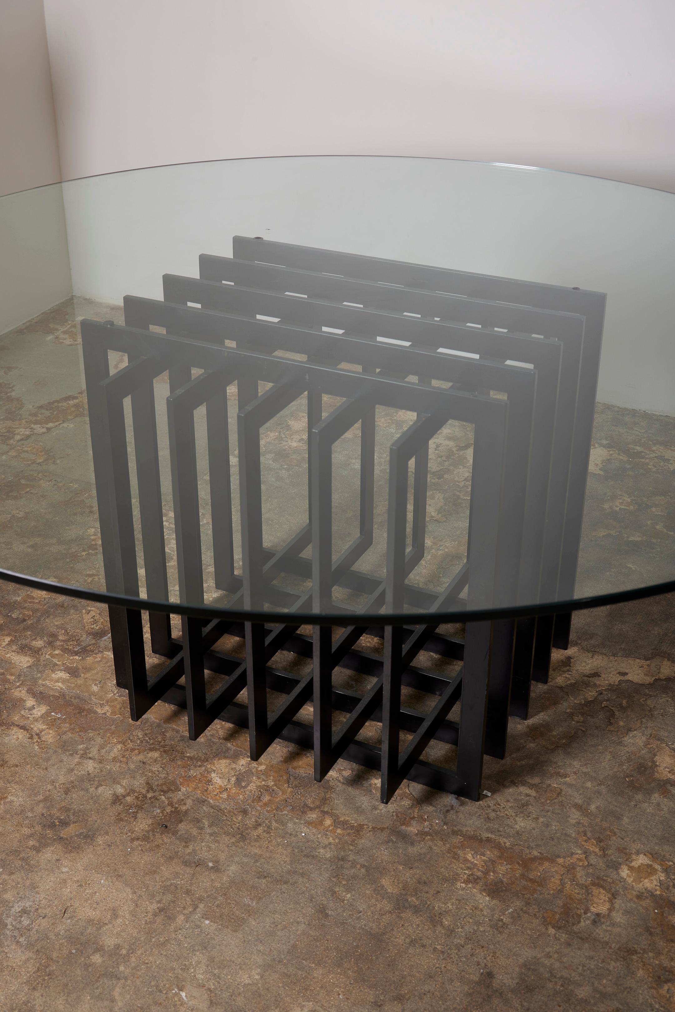 Fin du 20e siècle Grande table de salle à manger en verre et métal, années 1980 en vente