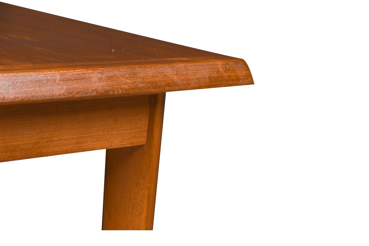 Large Dining Table Mid-Century Teak Danish Expandable For Sale 5