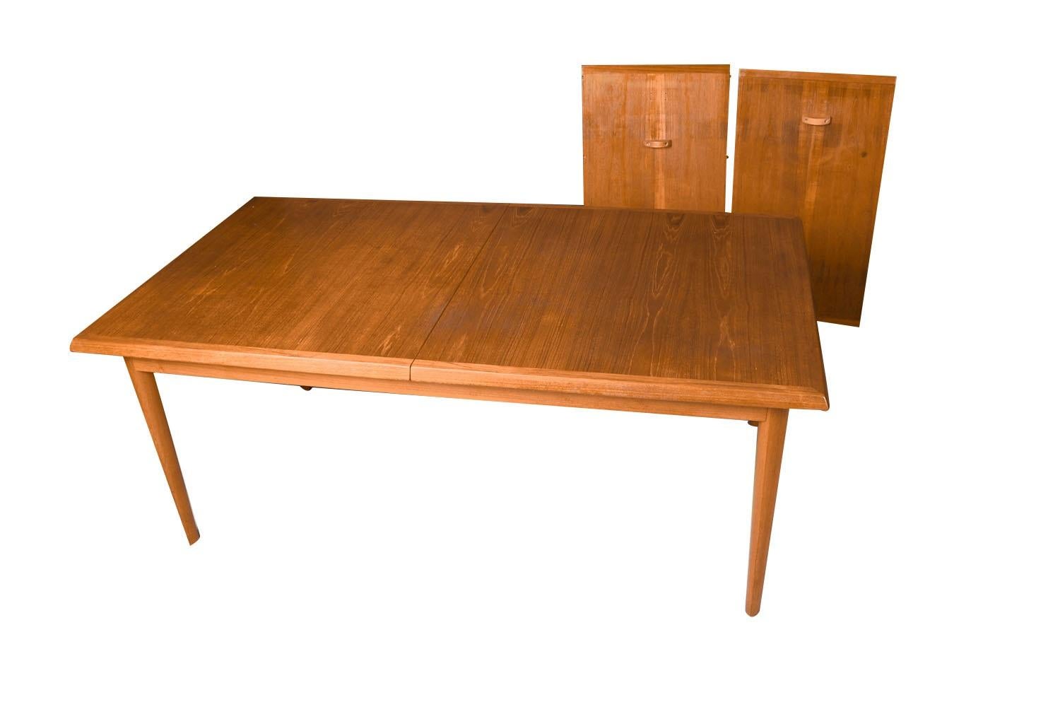Large Dining Table Mid-Century Teak Danish Expandable For Sale 1