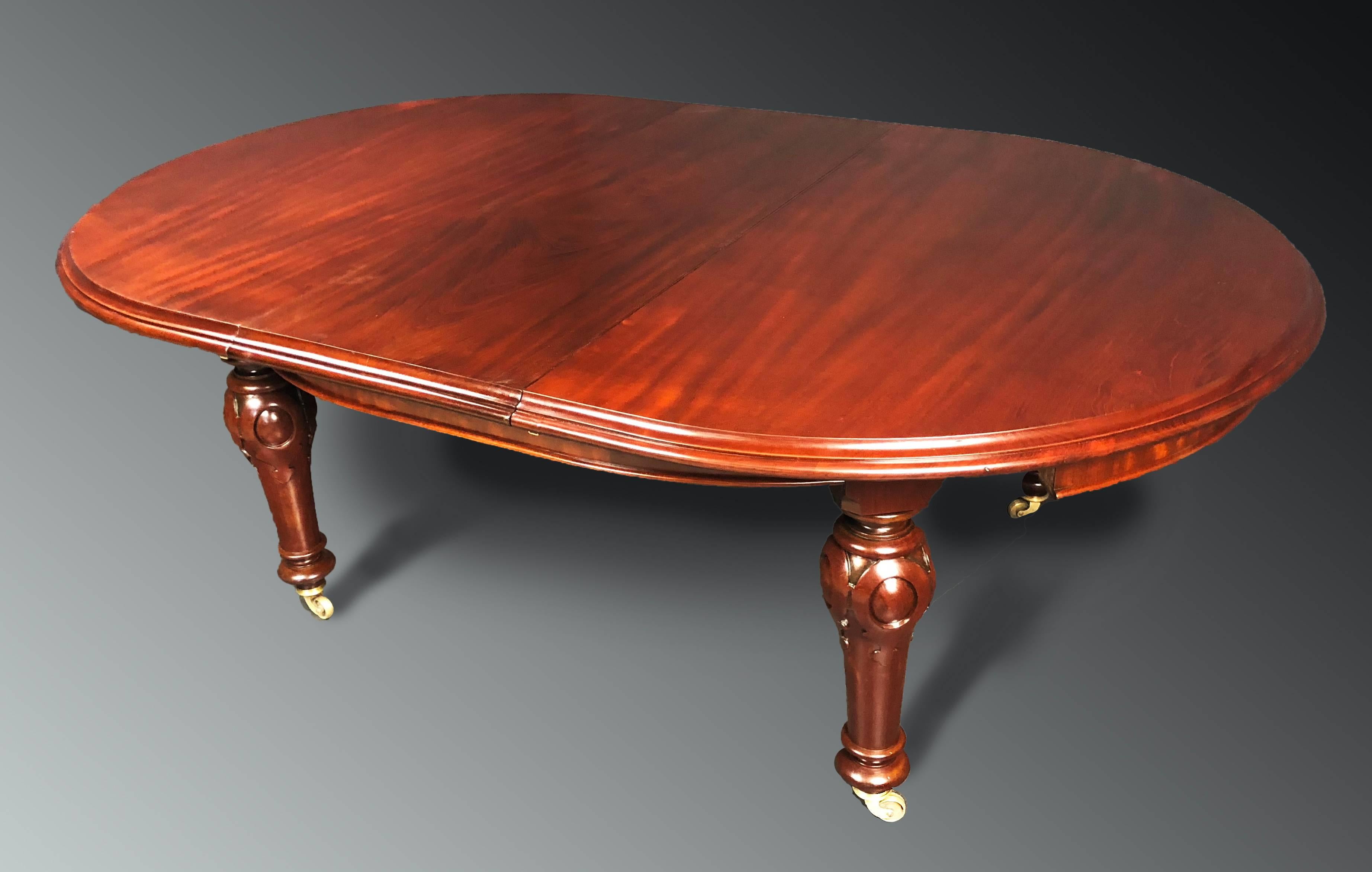 English Large Dining Table Victorian Era with Easy Extension System Solid Mahogany