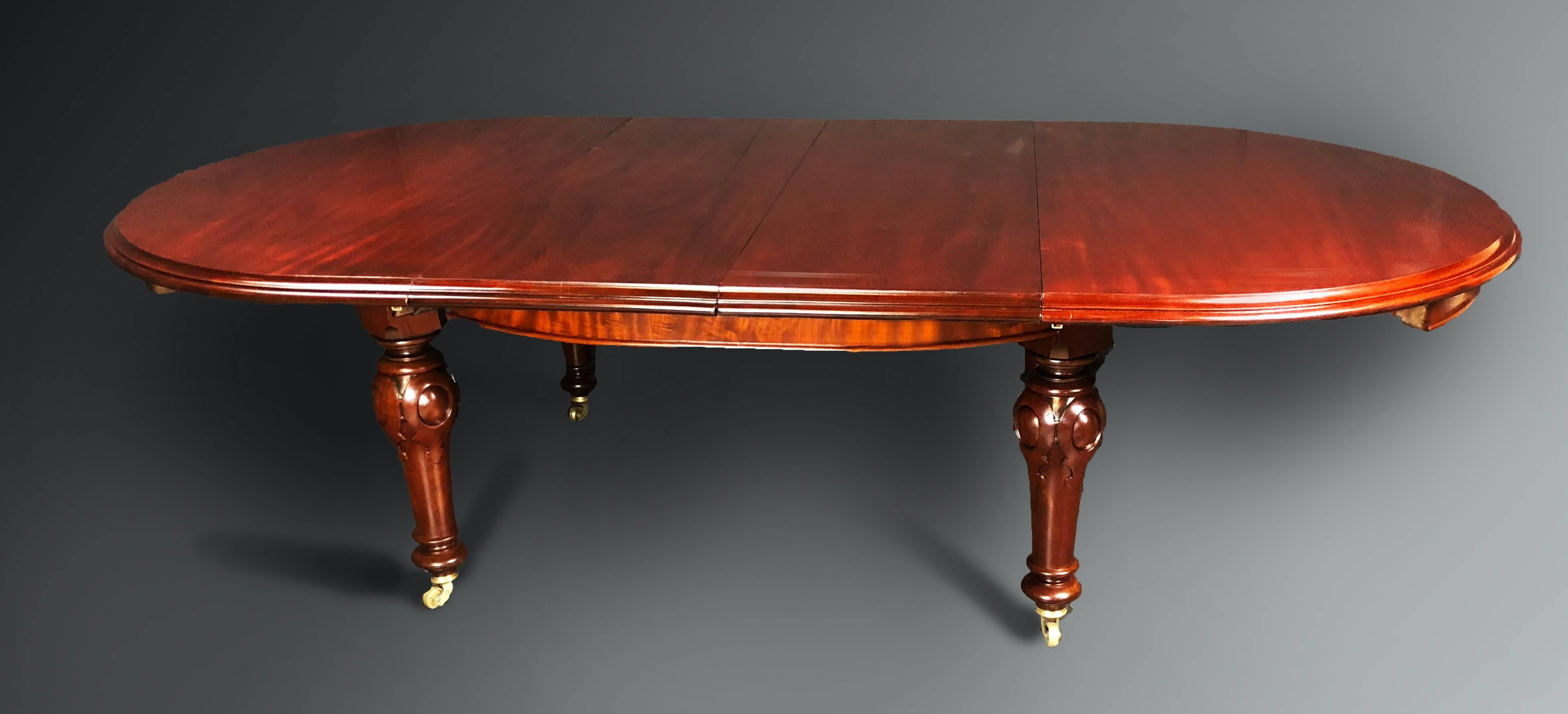 Joinery Large Dining Table Victorian Era with Easy Extension System Solid Mahogany