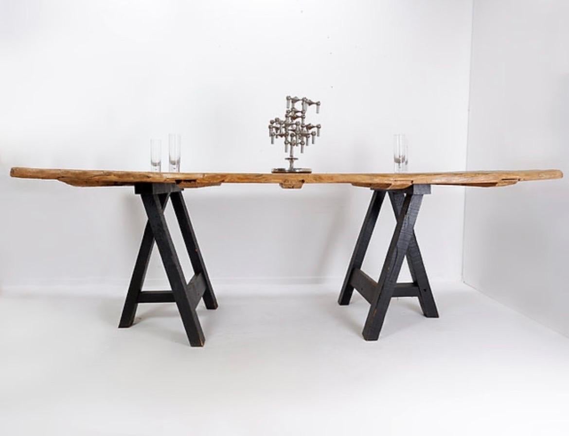 Bois de feuillus Grande table de salle à manger à portes en bois montée sur des poignées noires en vente