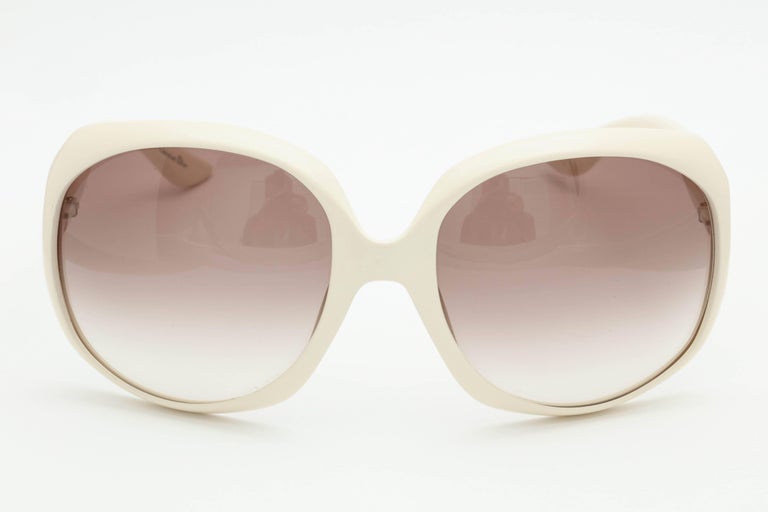 Large Dior Logo Sunglasses For Sale at 1stDibs