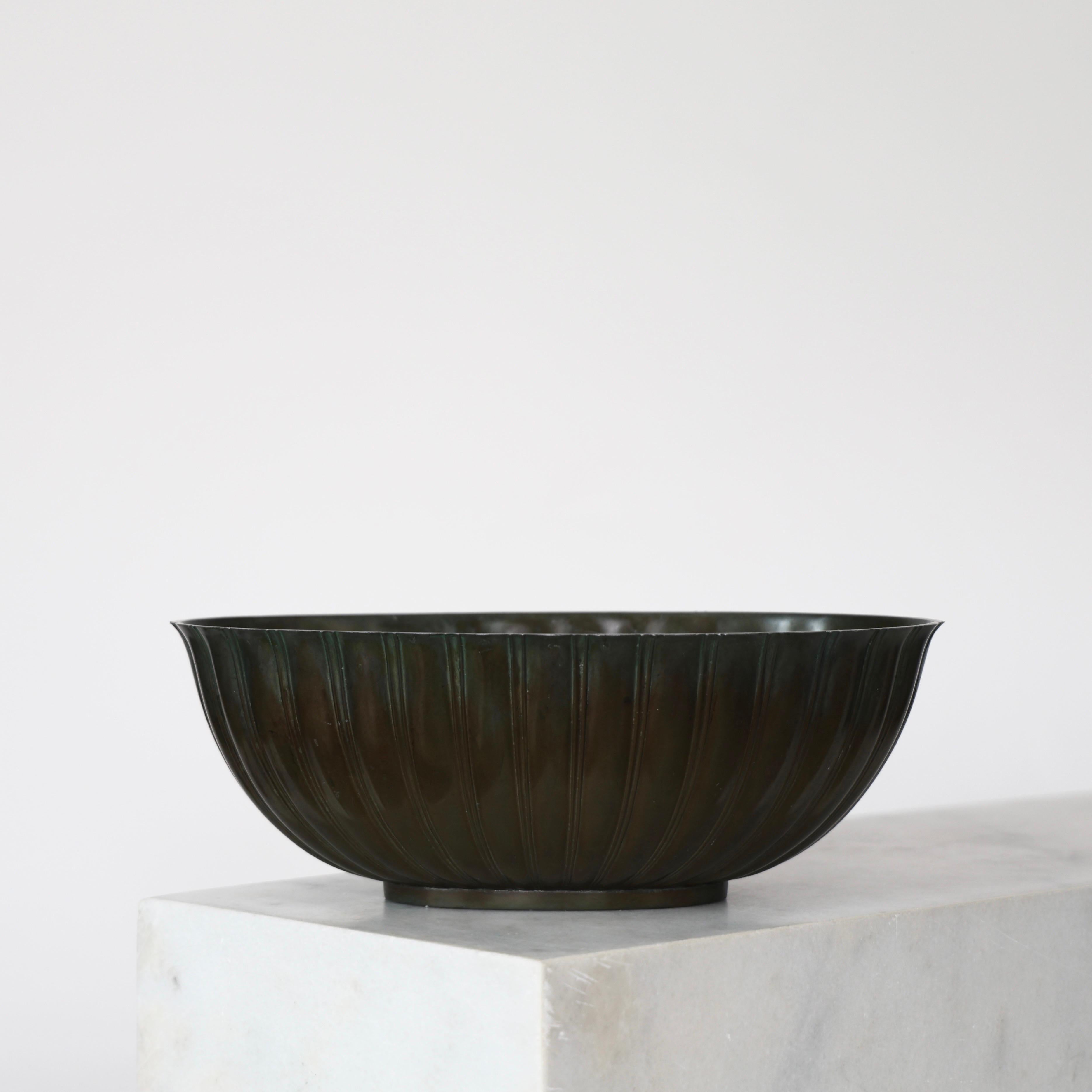 Große Diskometalschale von Just Andersen, 1930er Jahre, Dänemark (Art déco) im Angebot